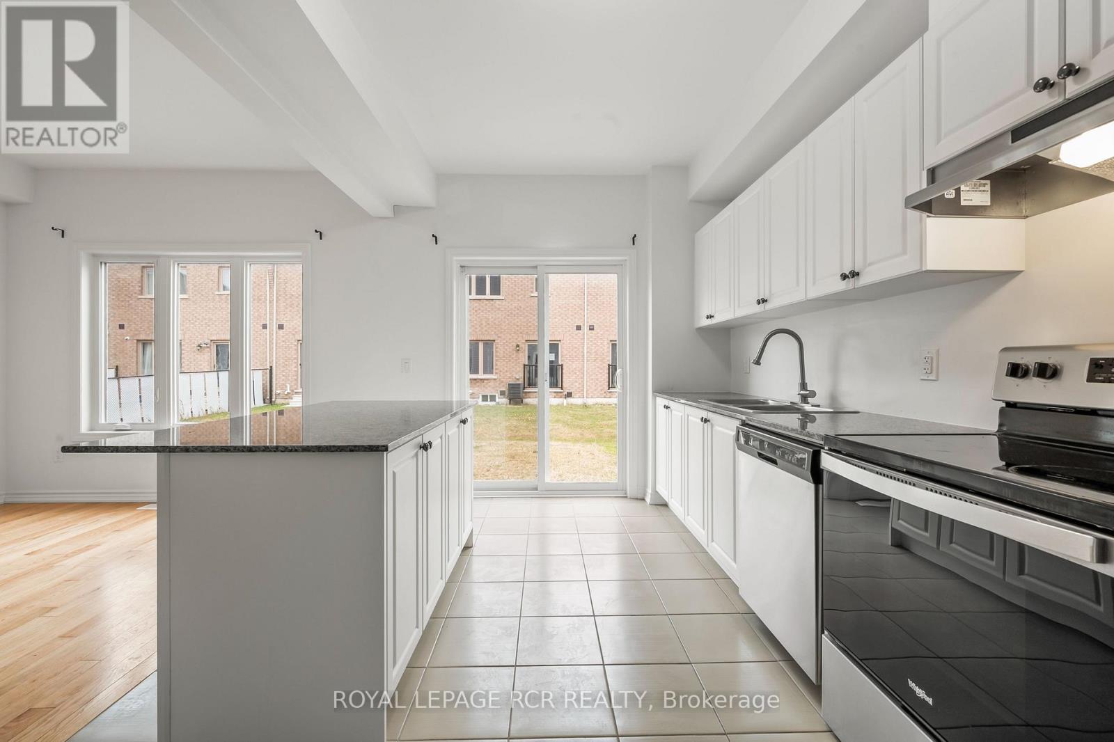 22 FENNELL STREET — photo 8