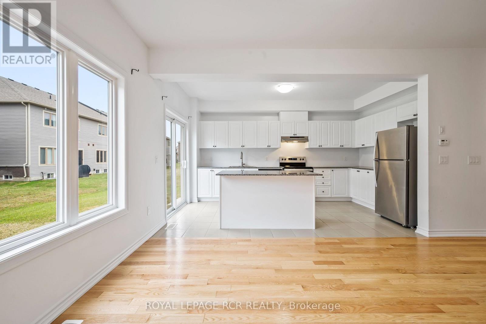 22 FENNELL STREET — photo 9