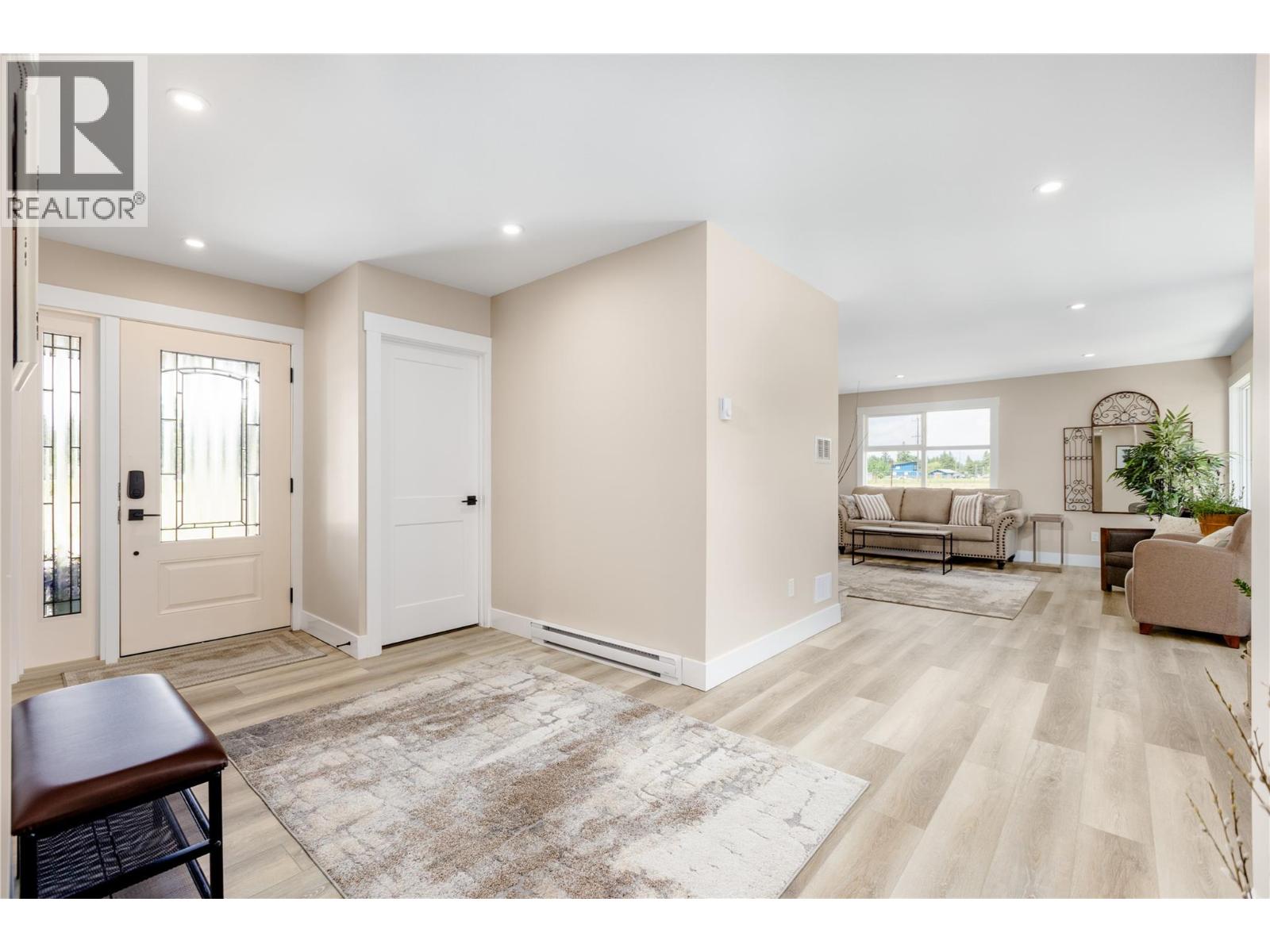 5496 93/95 Highway - 13