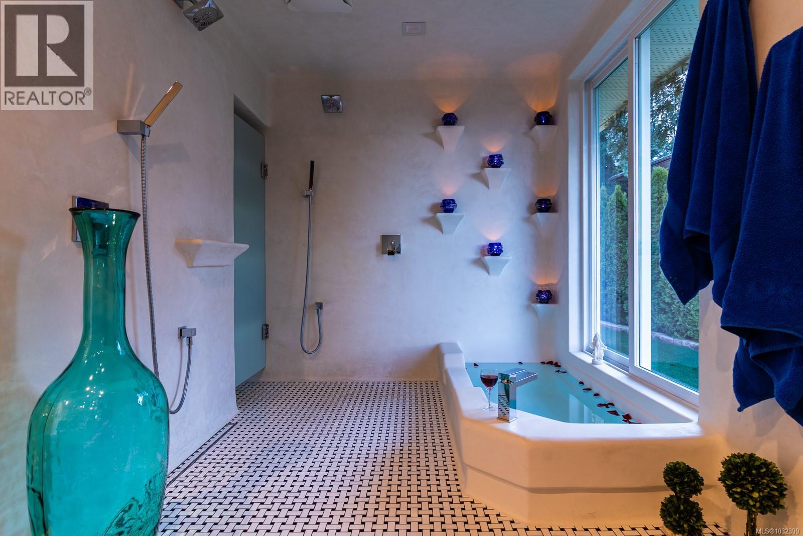 1214 College Dr - 35