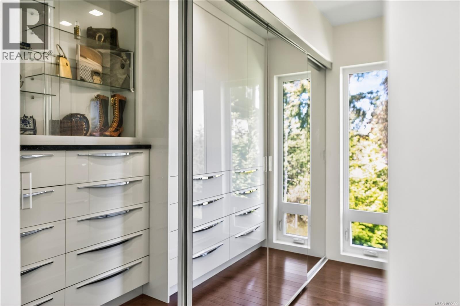 1214 College Dr - 42