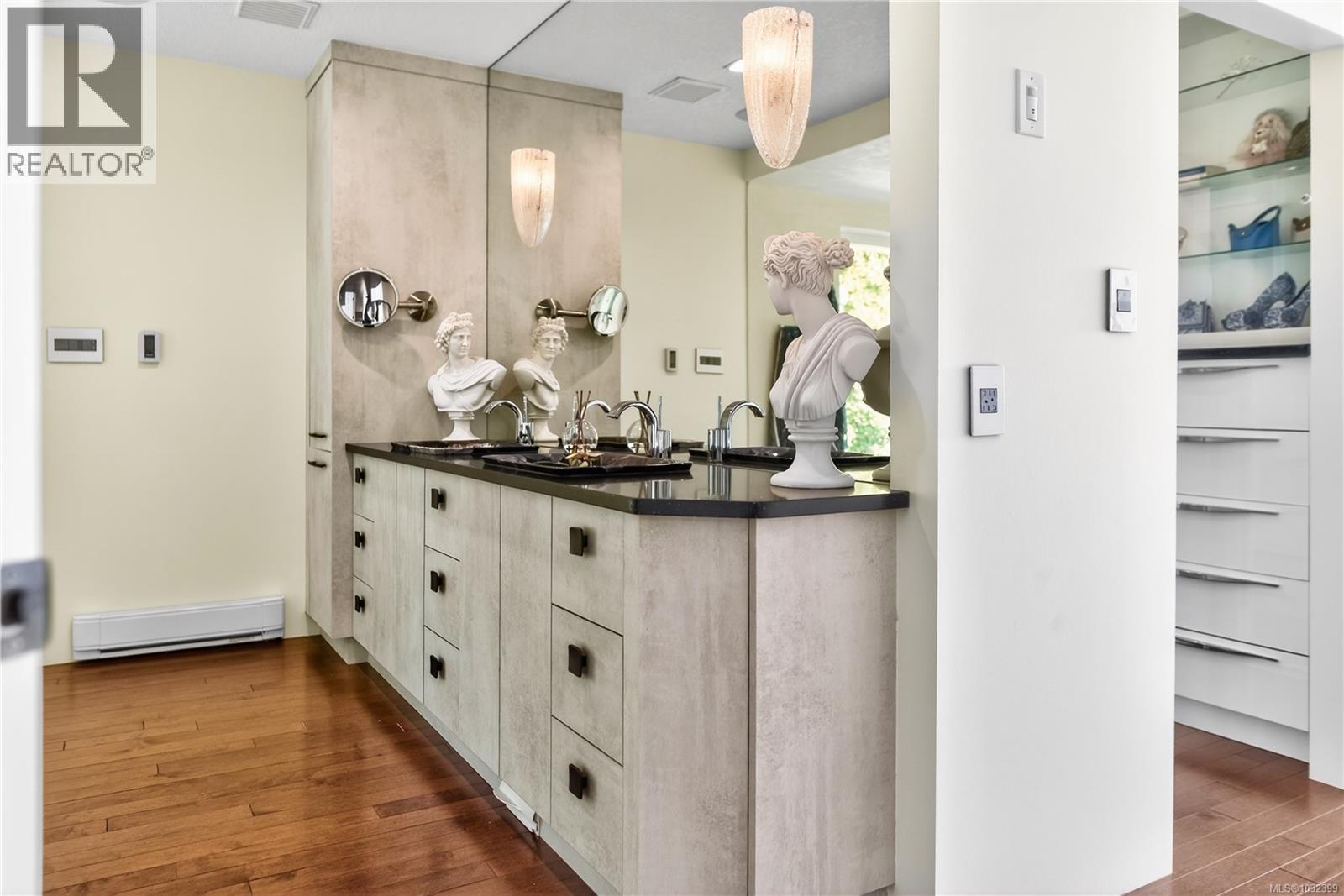 1214 College Dr - 37