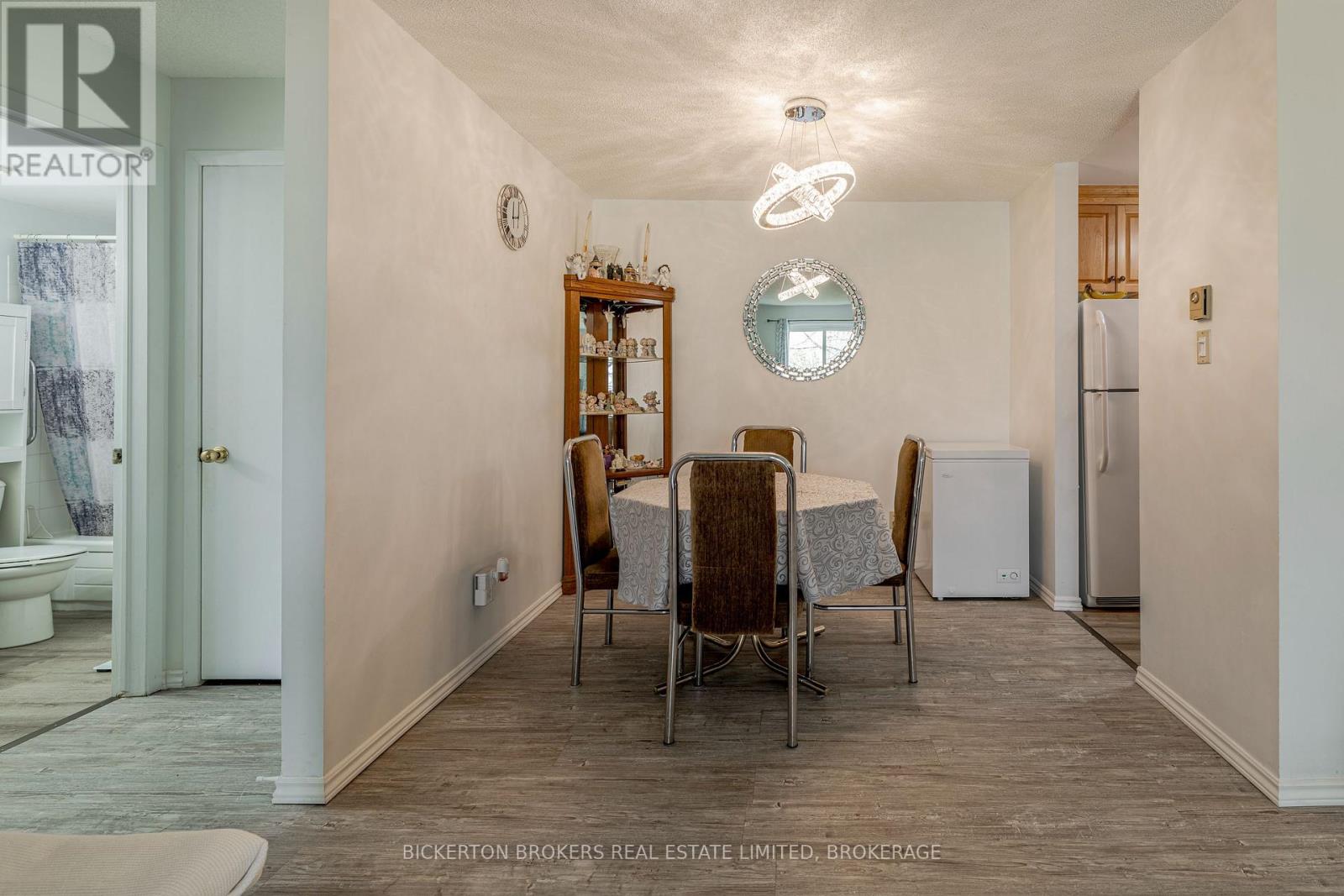 205 - 540 TALBOT PLACE — photo 10
