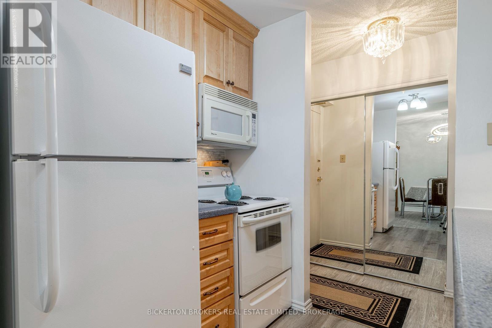 205 - 540 TALBOT PLACE - photo 2