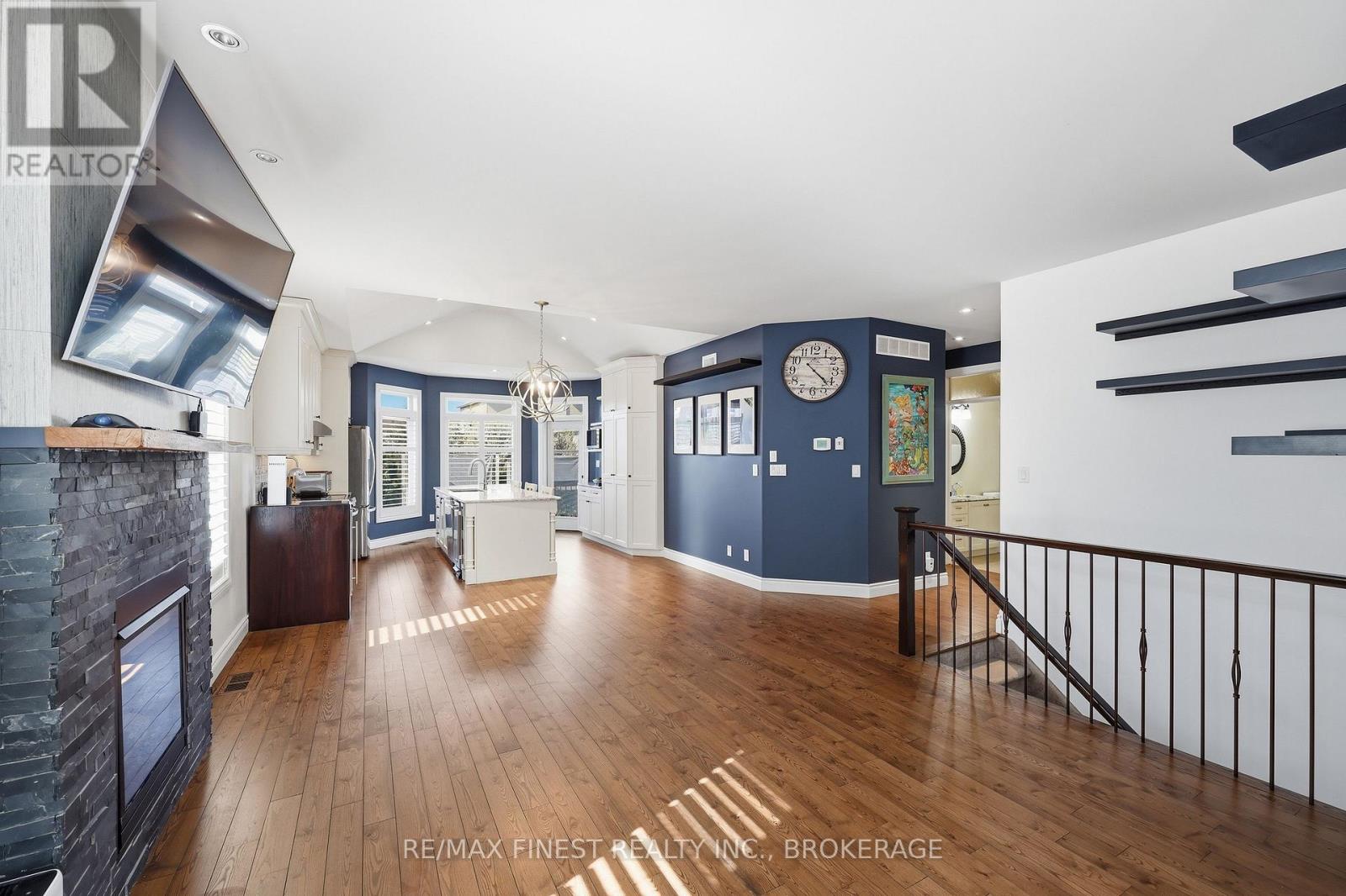 50 BAYSHORE DRIVE — photo 11