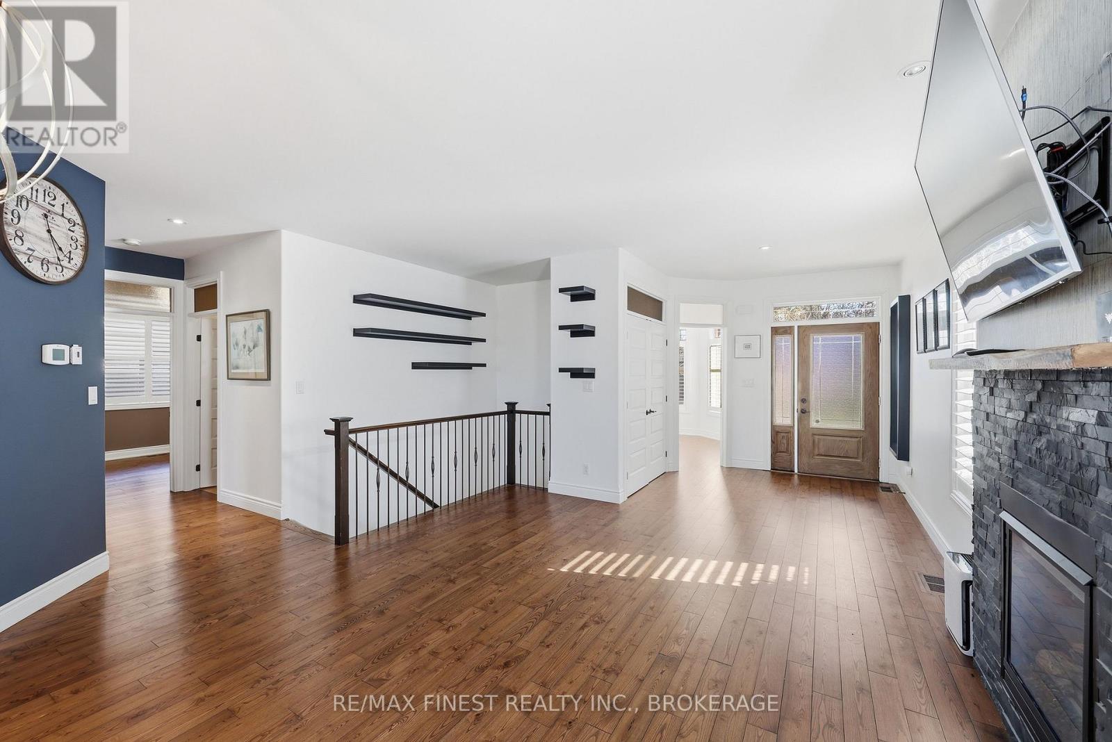 50 BAYSHORE DRIVE — photo 17