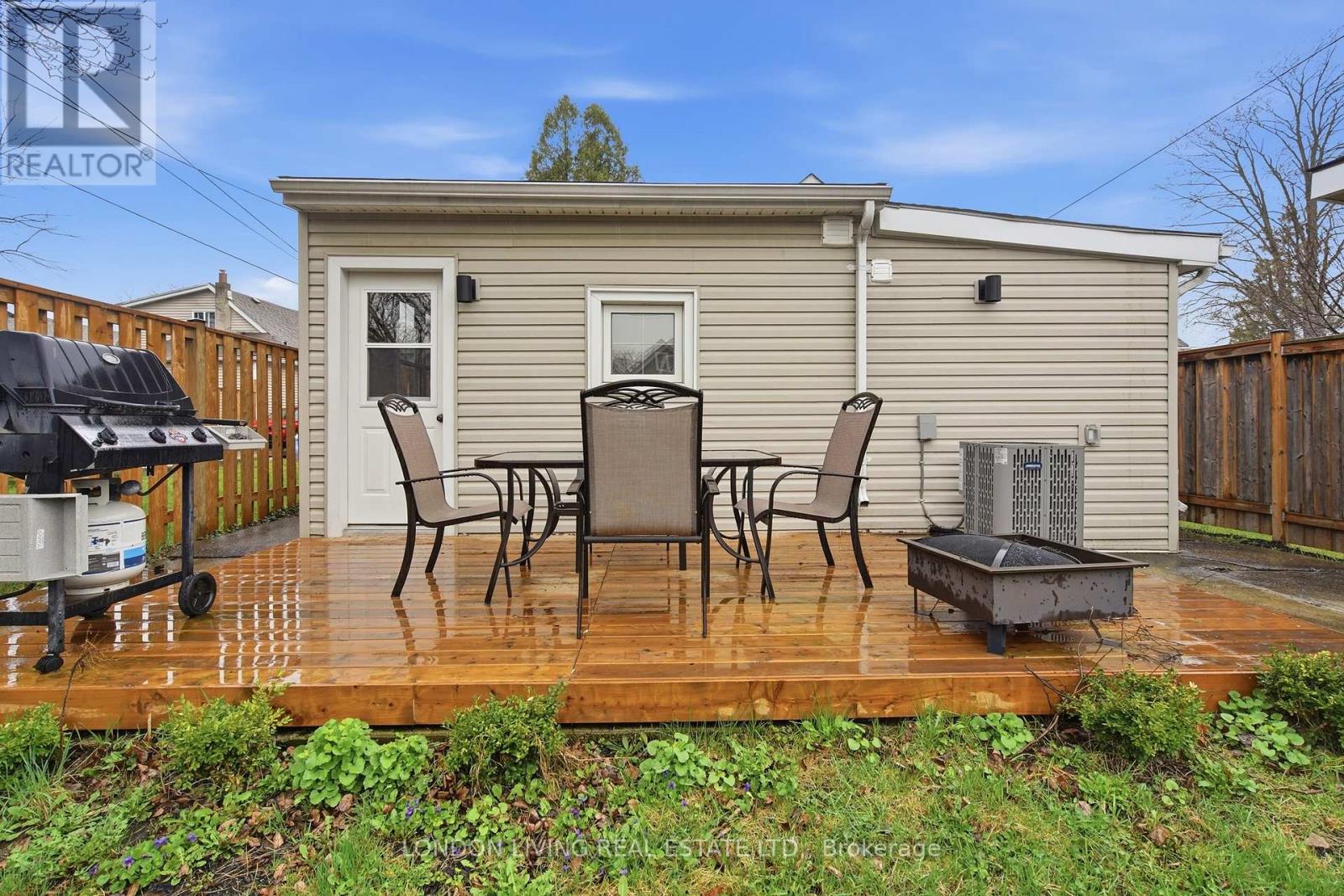 24 APPEL STREET Property Photo