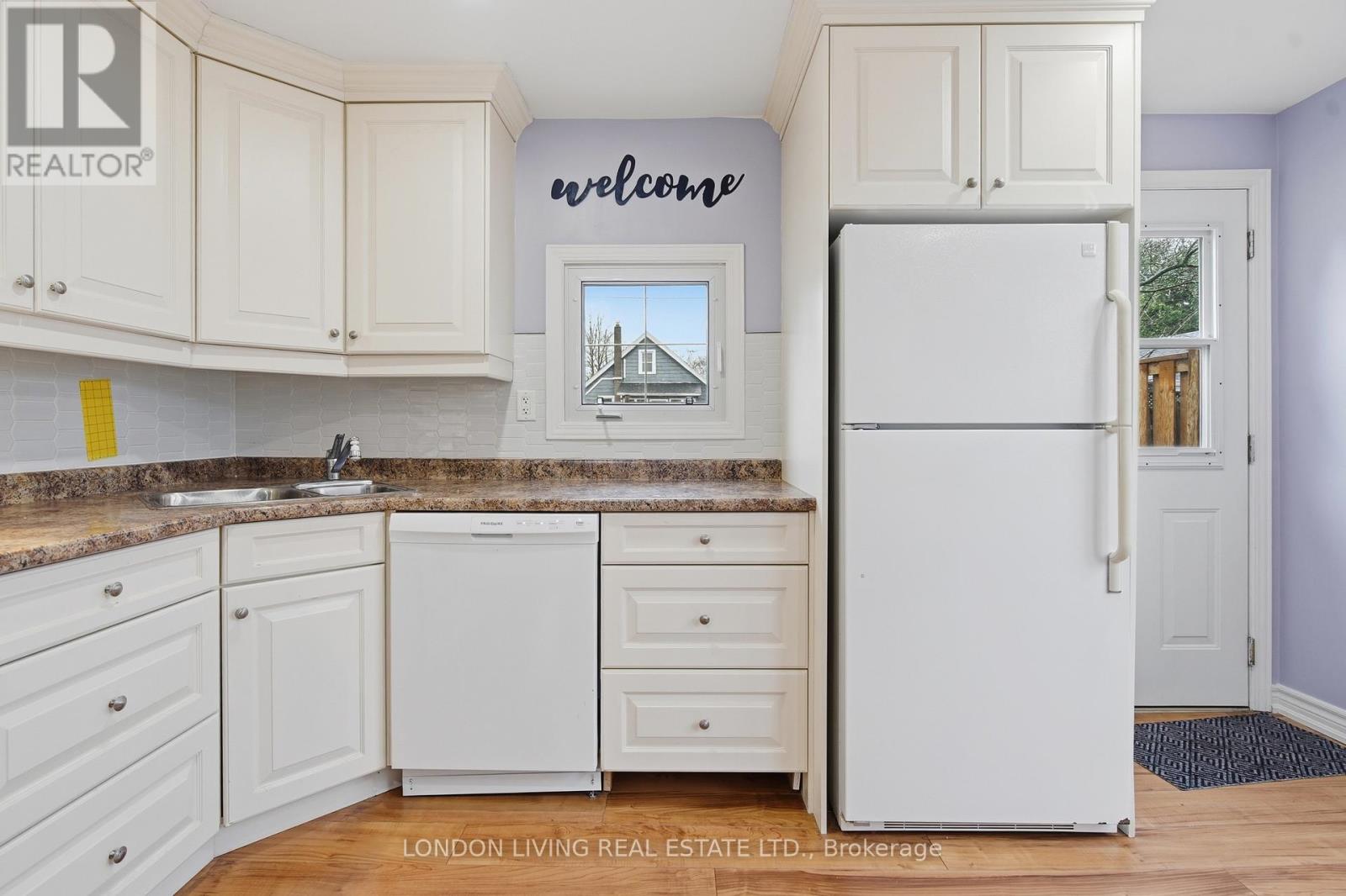 24 APPEL STREET Property Photo