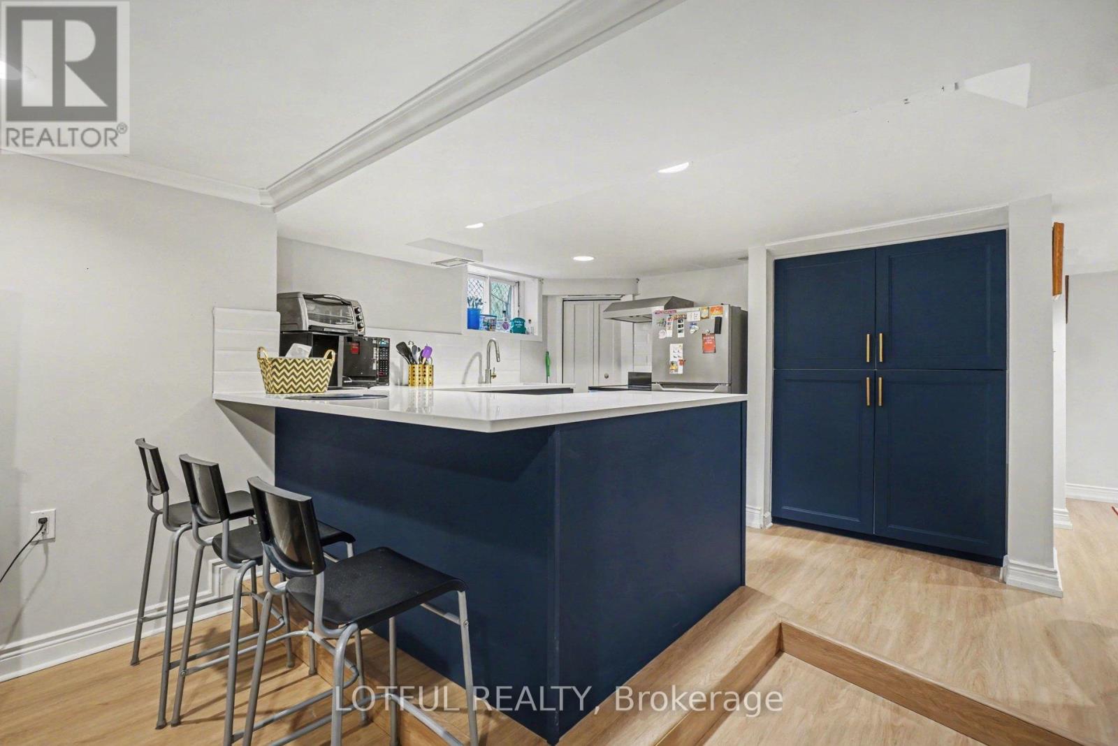 1 Bath House for Rent in Ottawa – 2 – 518 HILSON AVENUE, Ottawa – MLS# X13025176 - Image 14