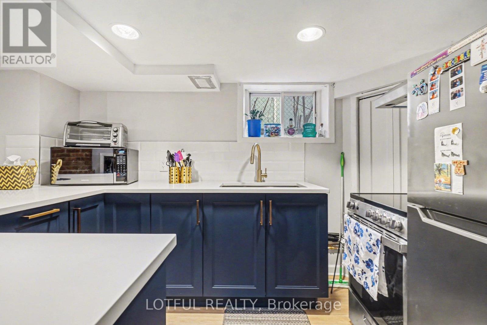 1 Bath House for Rent in Ottawa – 2 – 518 HILSON AVENUE, Ottawa – MLS# X13025176 - Image 16