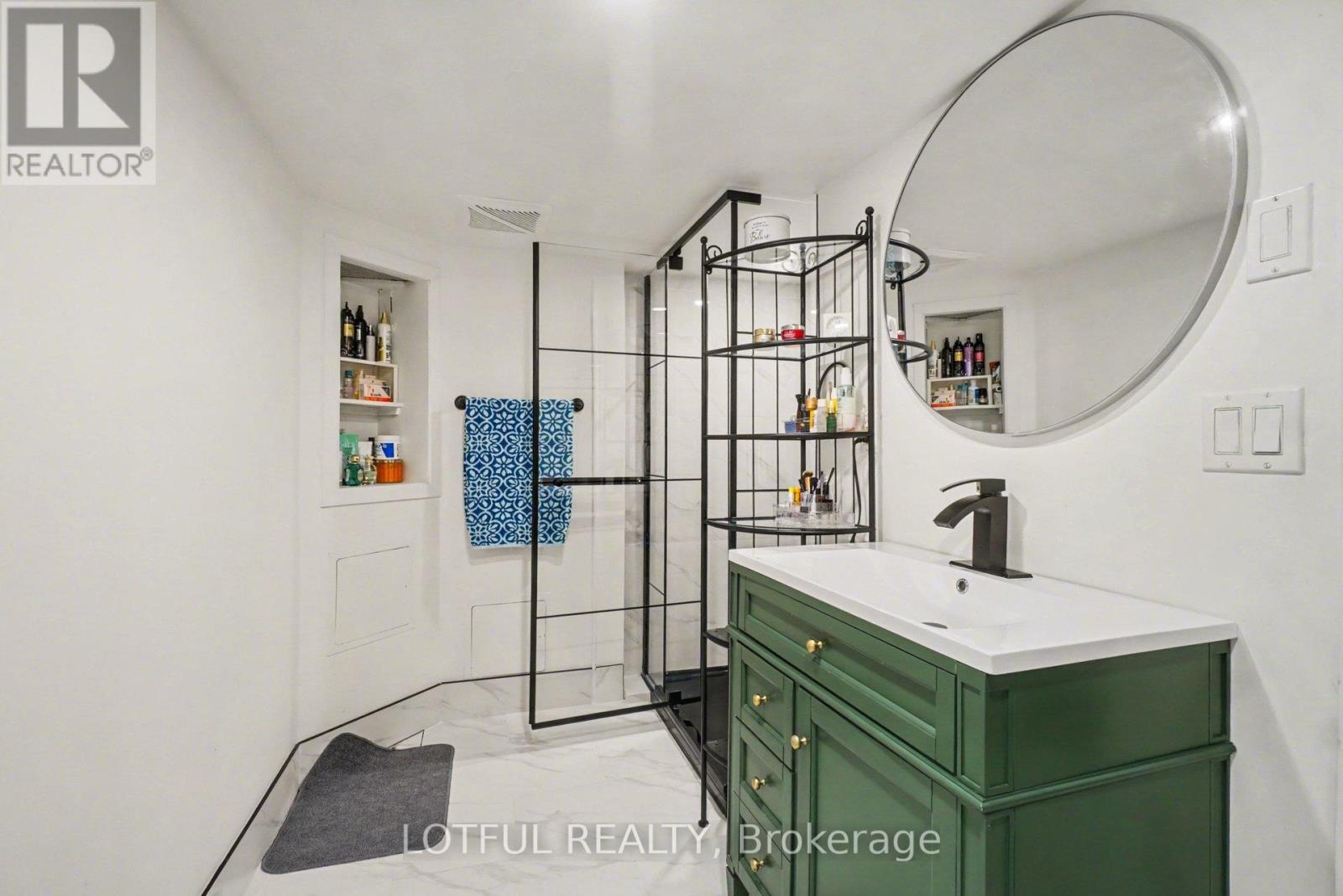1 Bath House for Rent in Ottawa – 2 – 518 HILSON AVENUE, Ottawa – MLS# X13025176 - Image 19