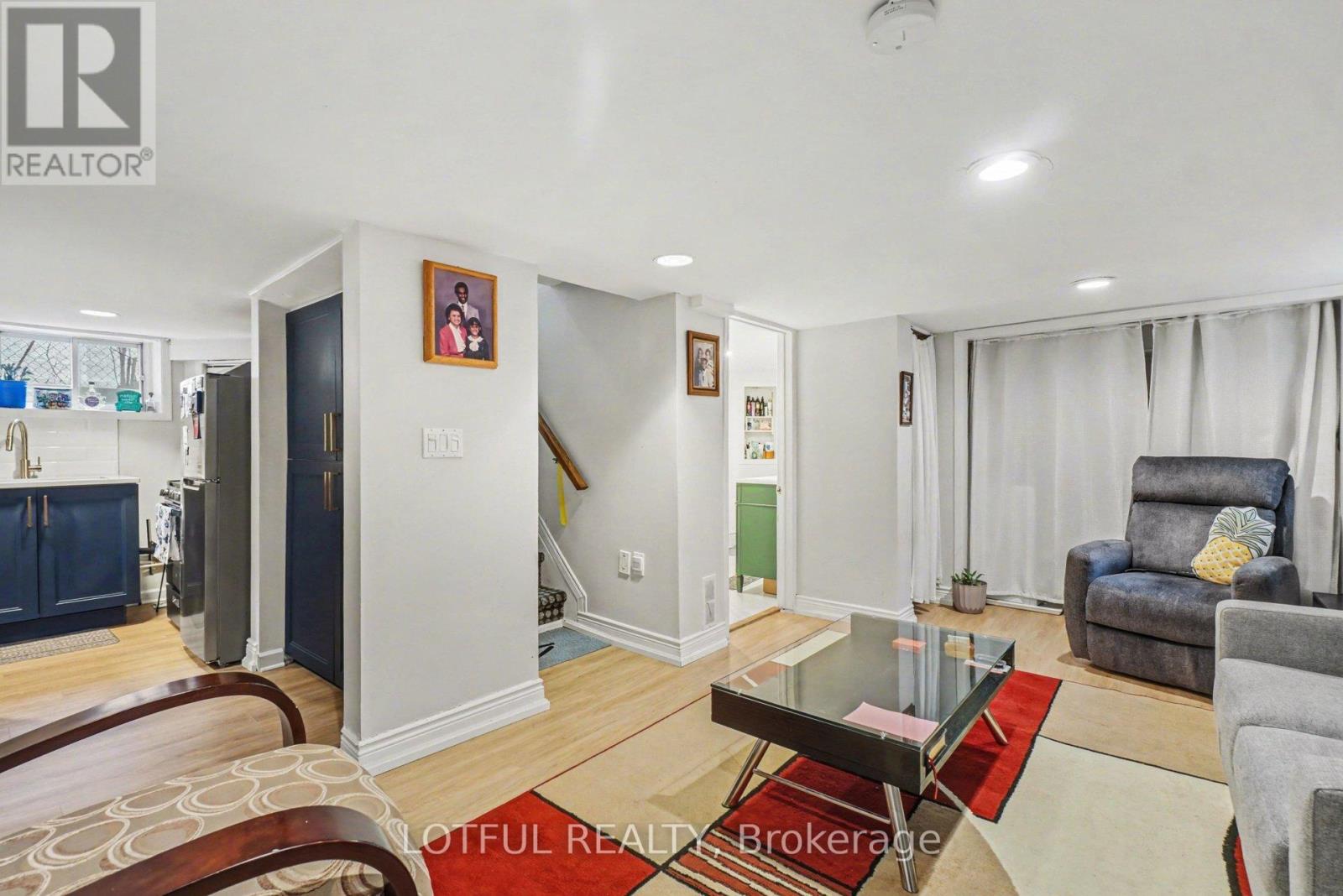 1 Bath House for Rent in Ottawa – 2 – 518 HILSON AVENUE, Ottawa – MLS# X13025176 - Image 6