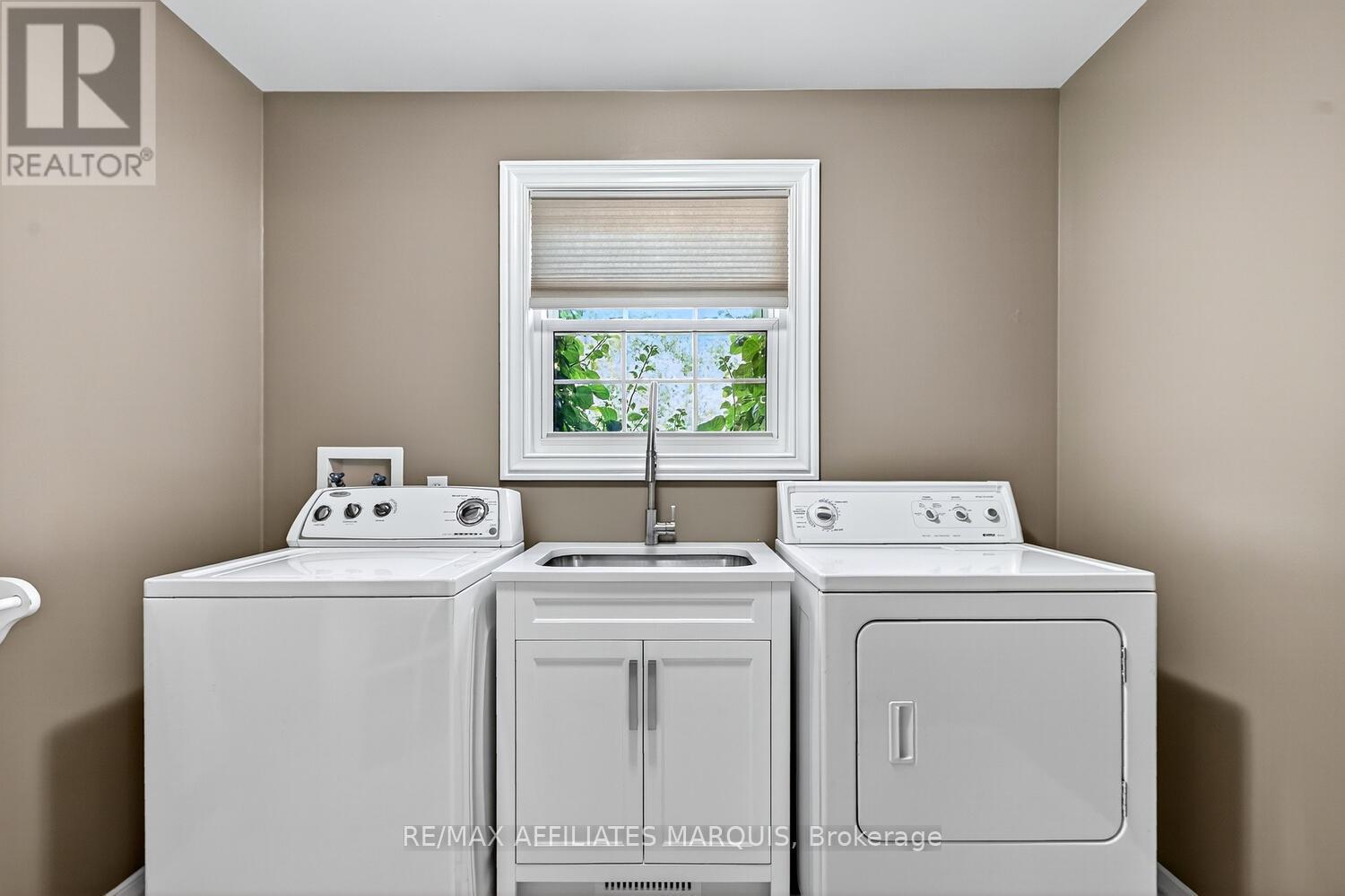 156 BAY ROAD - 25