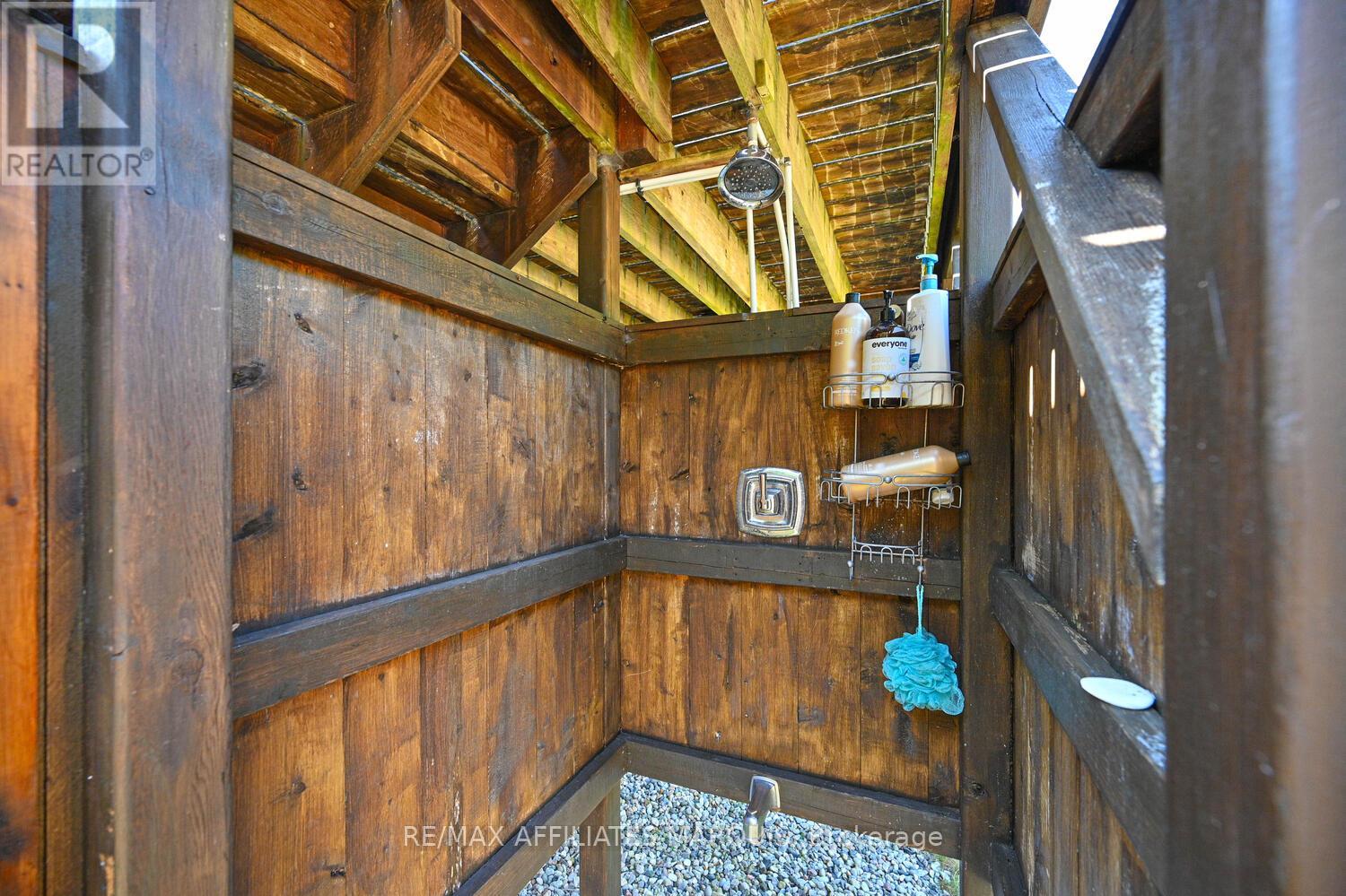 156 BAY ROAD - 43