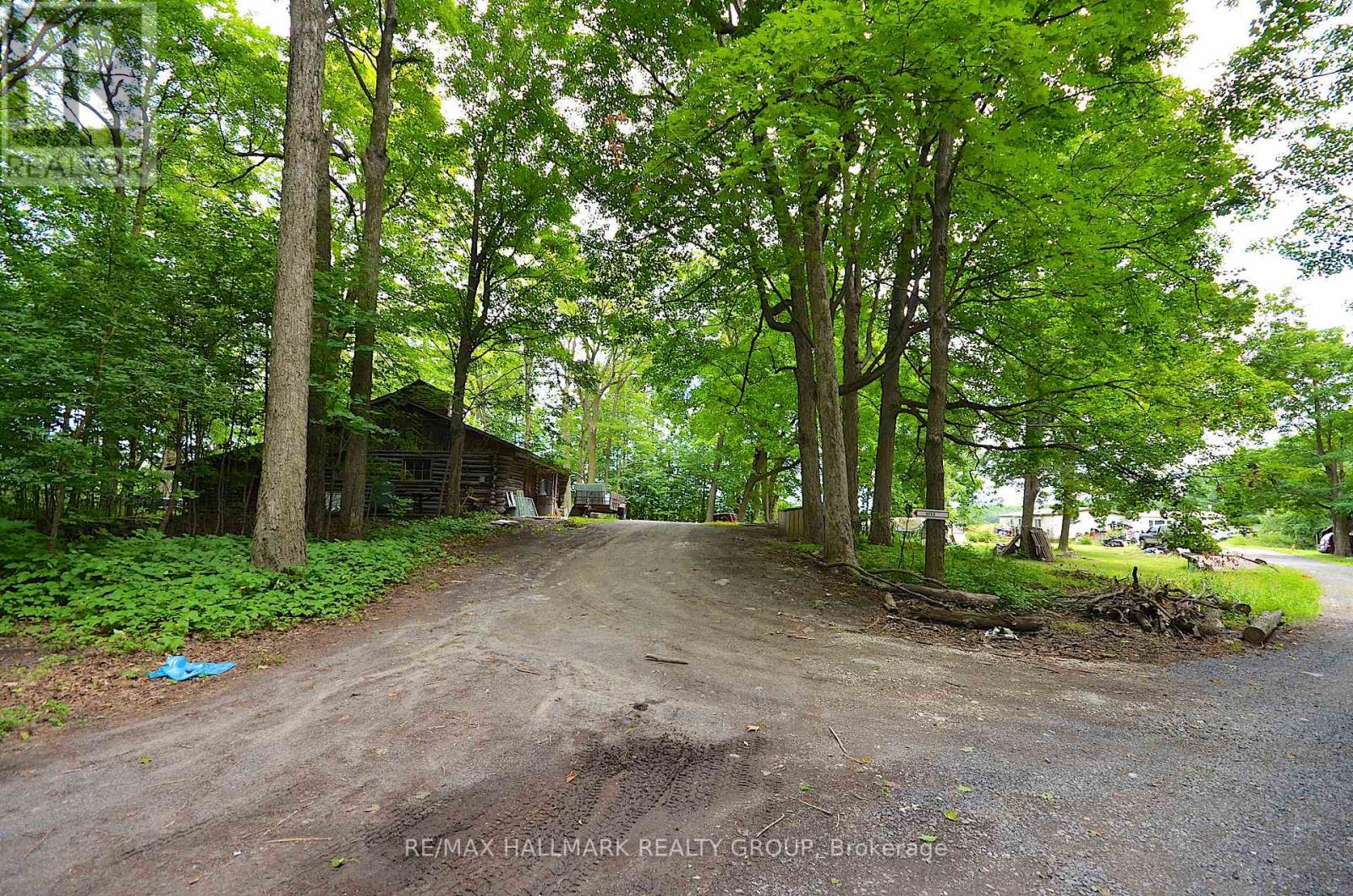 1675 DUNNING ROAD — photo 30