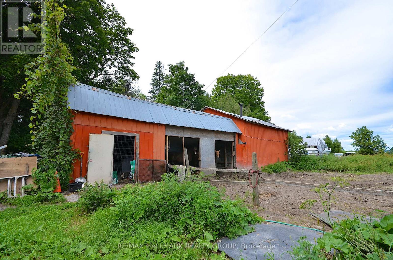 1675 DUNNING ROAD — photo 42