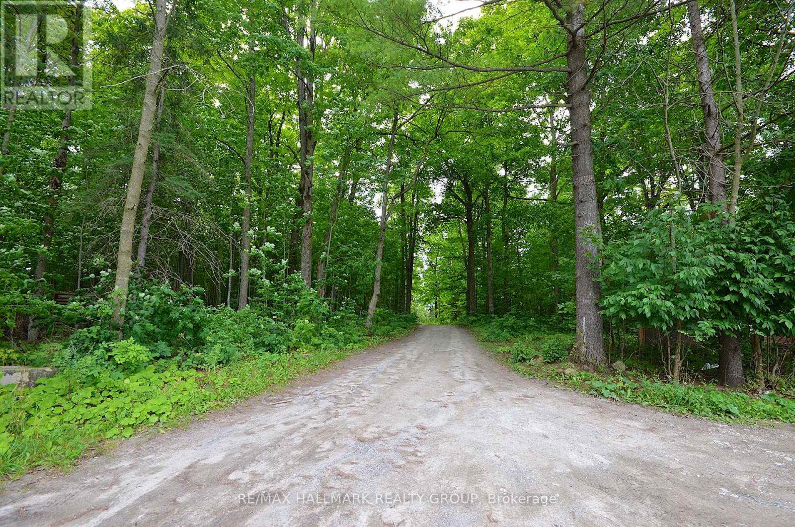 1675 DUNNING ROAD — photo 45