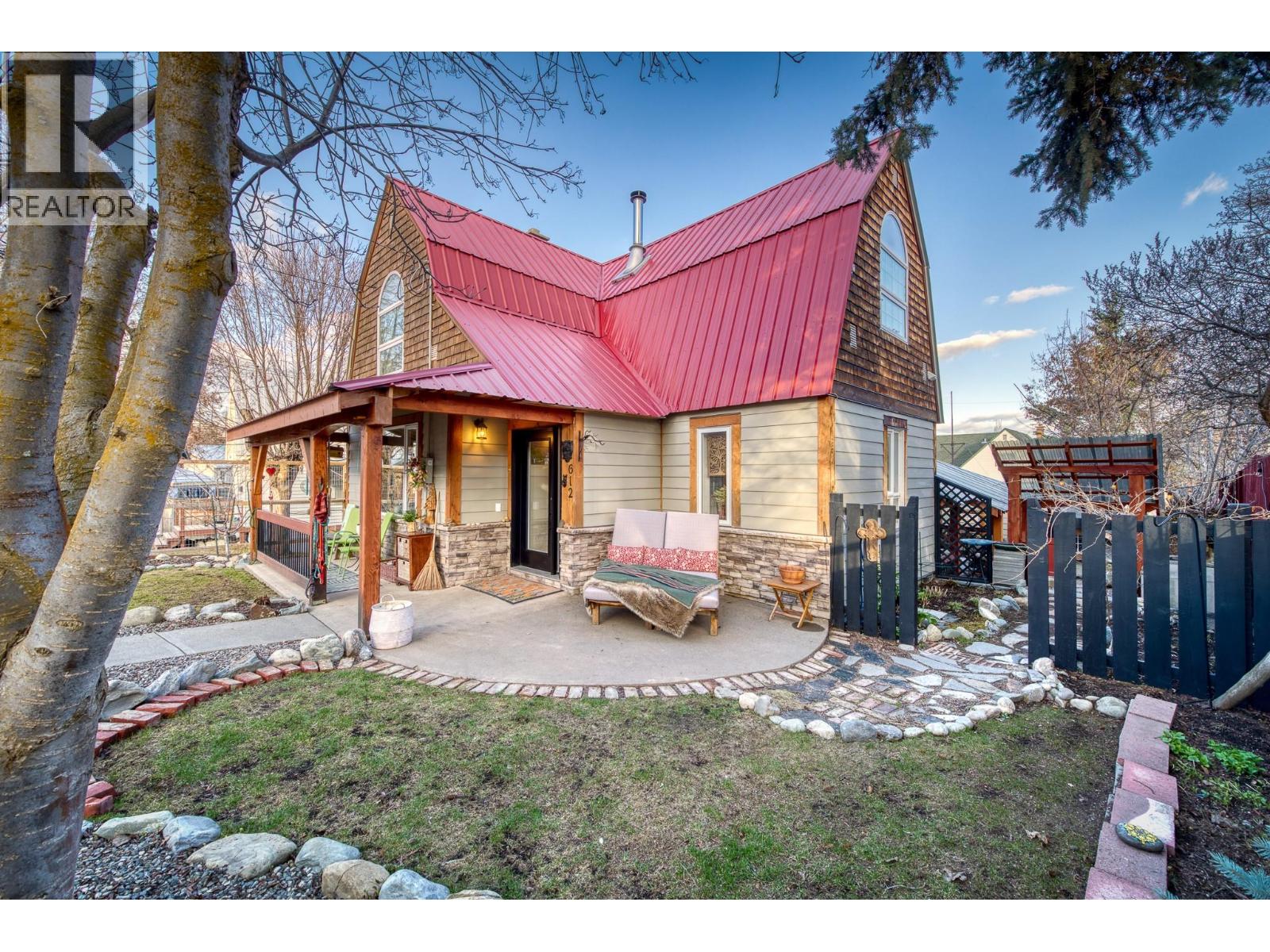 612 NELSON Street - 10