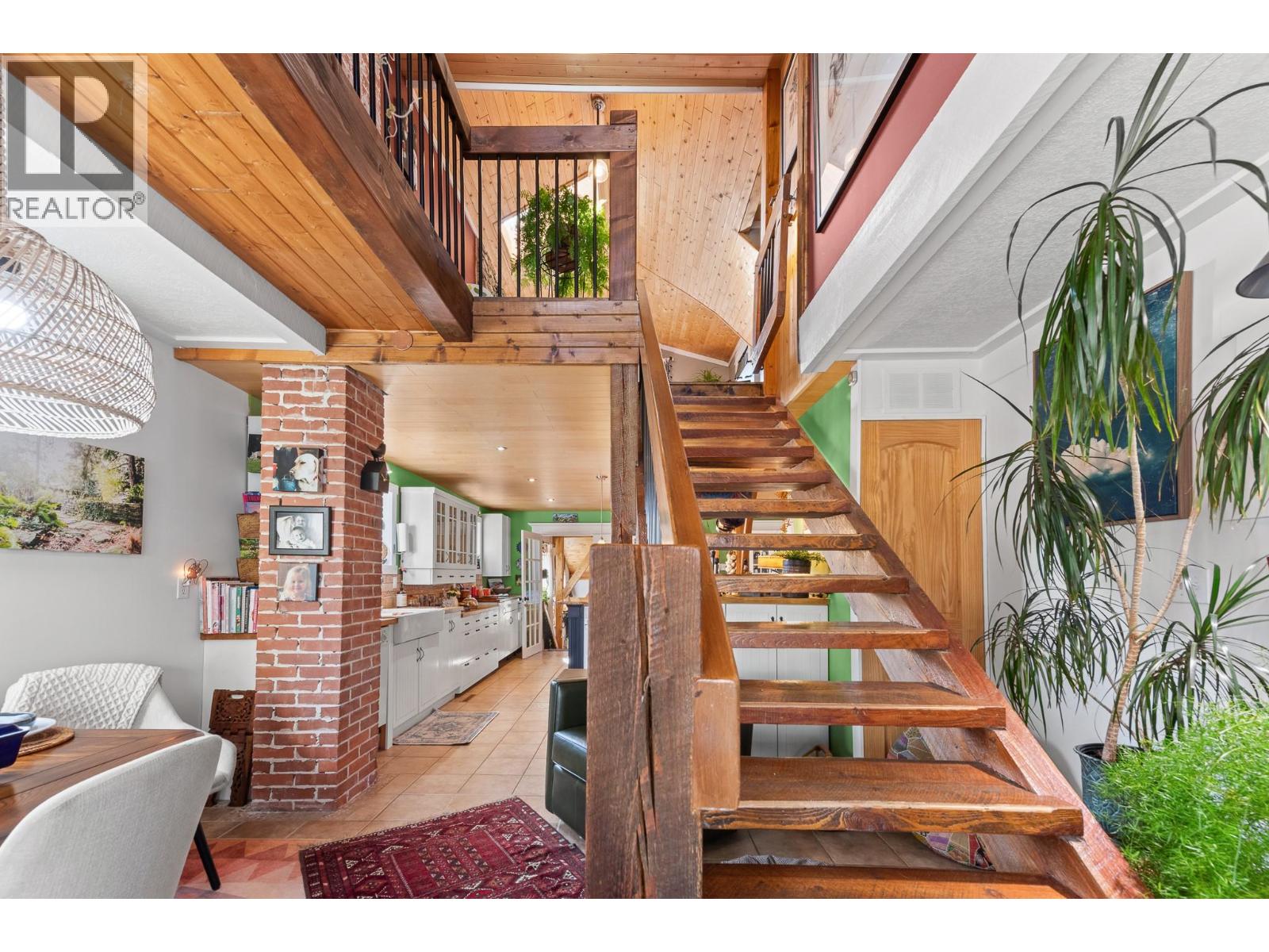 612 NELSON Street - 31