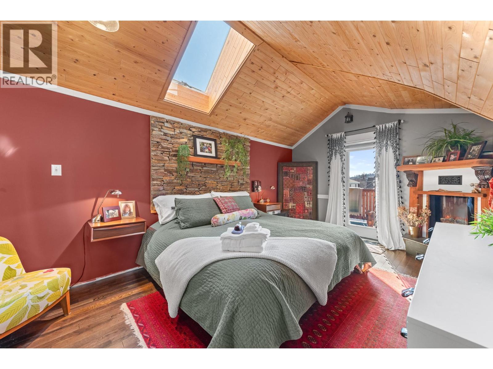 612 NELSON Street - 32