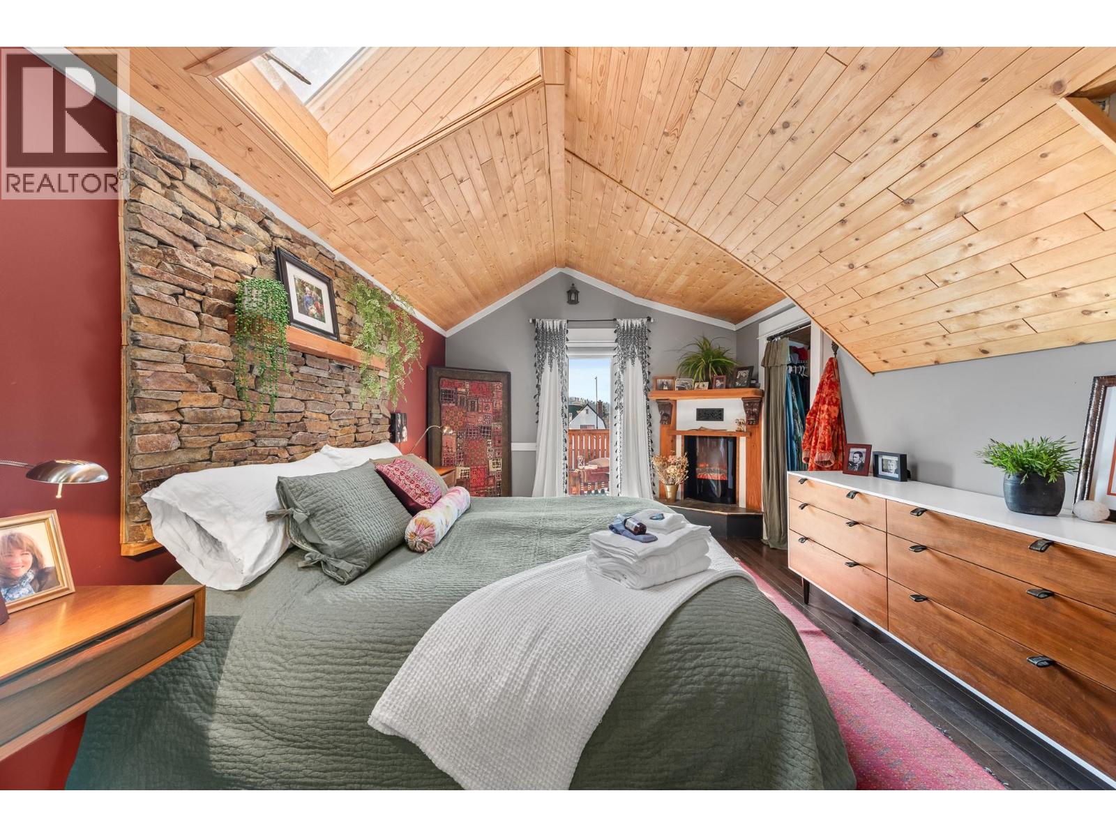 612 NELSON Street - 33