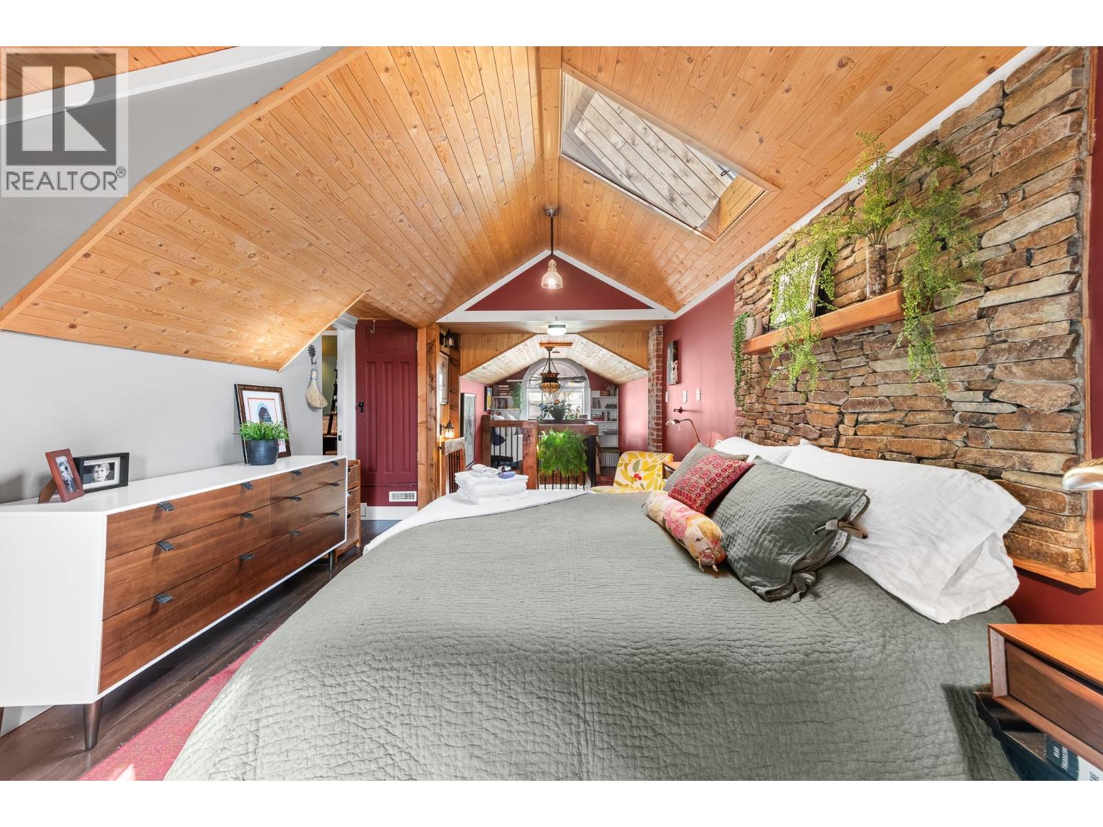 612 NELSON Street - 36