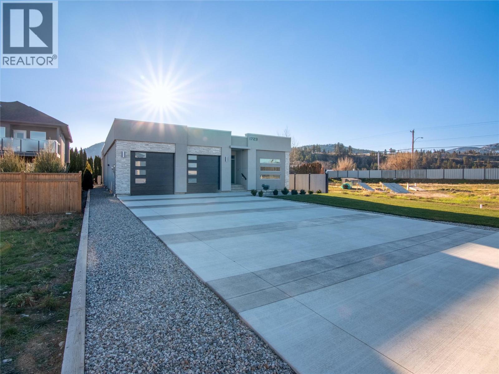 1723 Treffry Place, Summerland