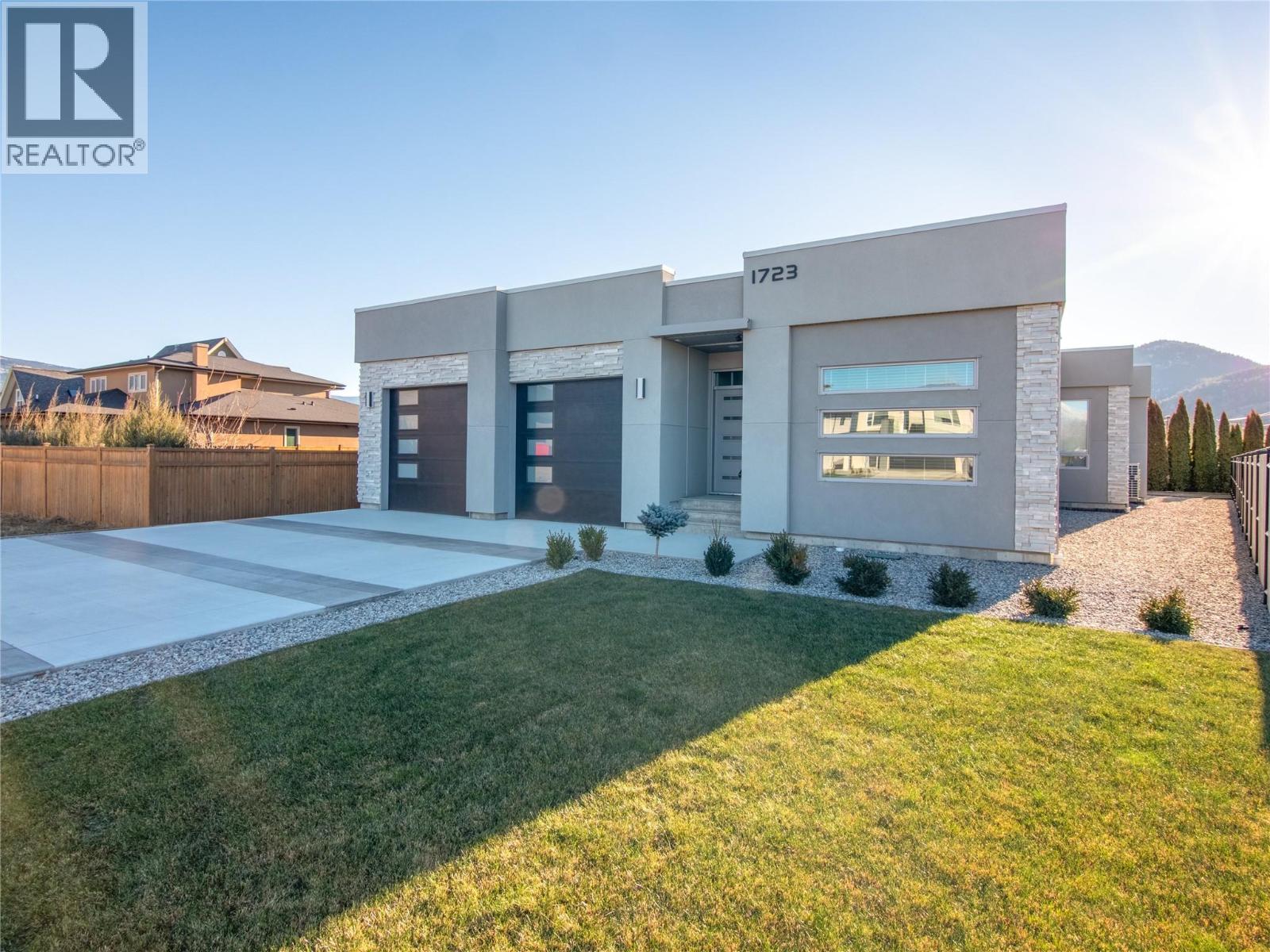 1723 Treffry Place, Summerland