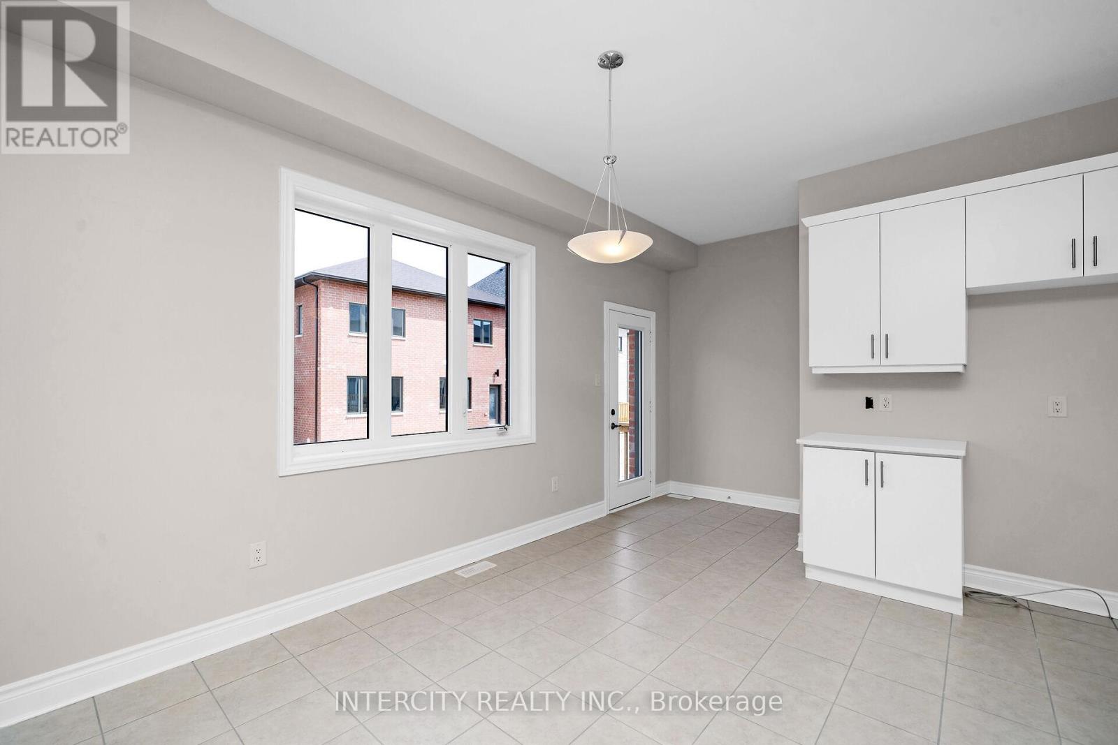 9 KEYWORTH CRESCENT - 13