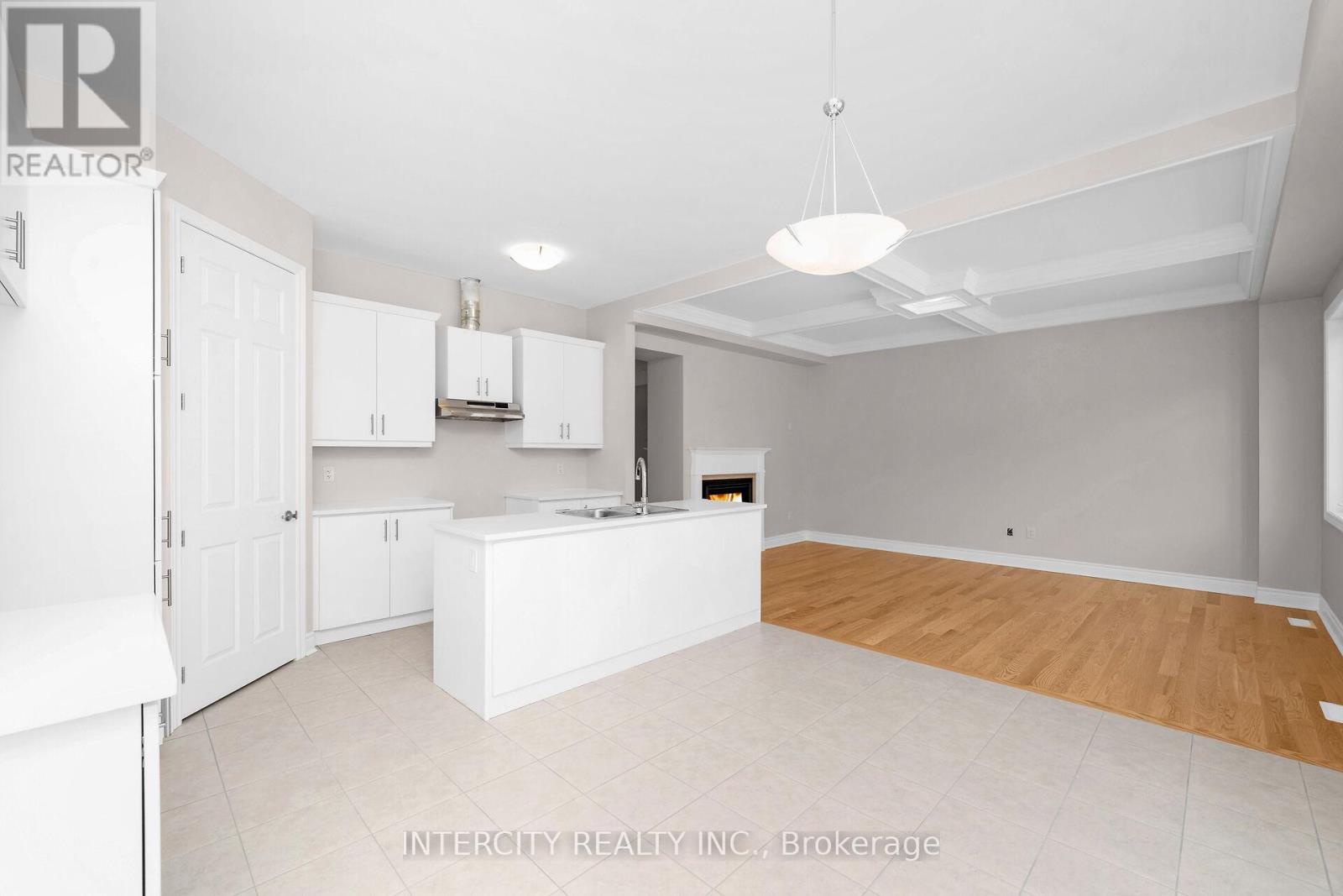 9 KEYWORTH CRESCENT - 10