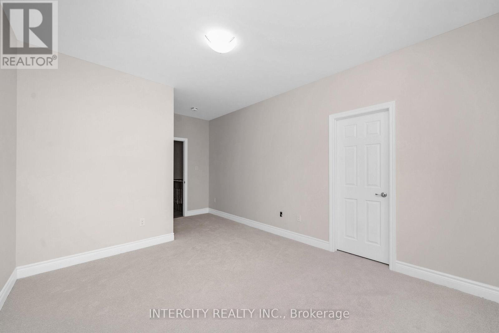 9 KEYWORTH CRESCENT - 28
