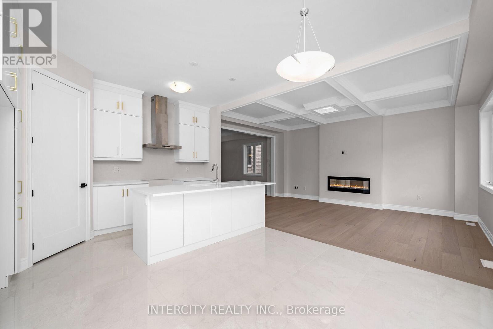 15 KEYWORTH CRESCENT - 10