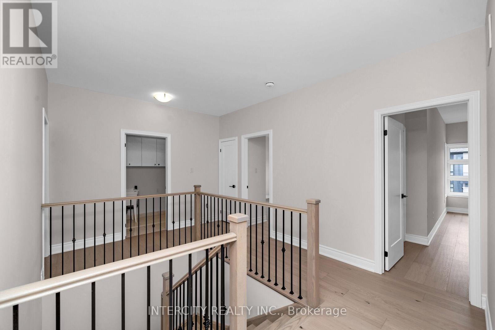 15 KEYWORTH CRESCENT - 32