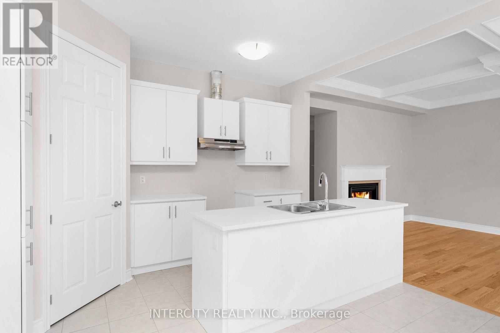 9 KEYWORTH CRESCENT - 9