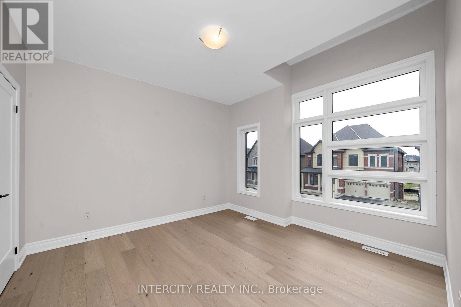 15 KEYWORTH CRESCENT - 23