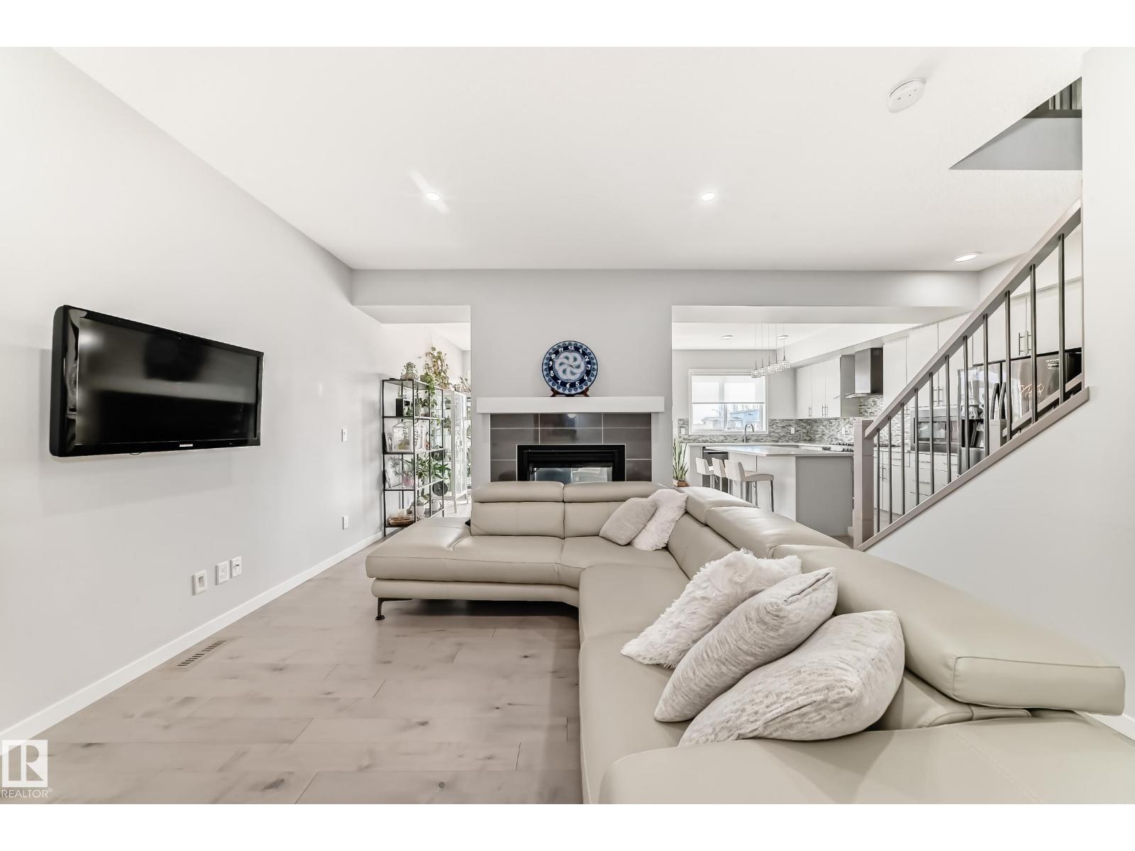 2043 51 ST SW - 15