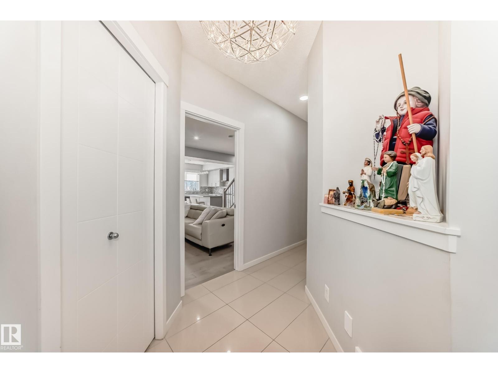 2043 51 ST SW - 3
