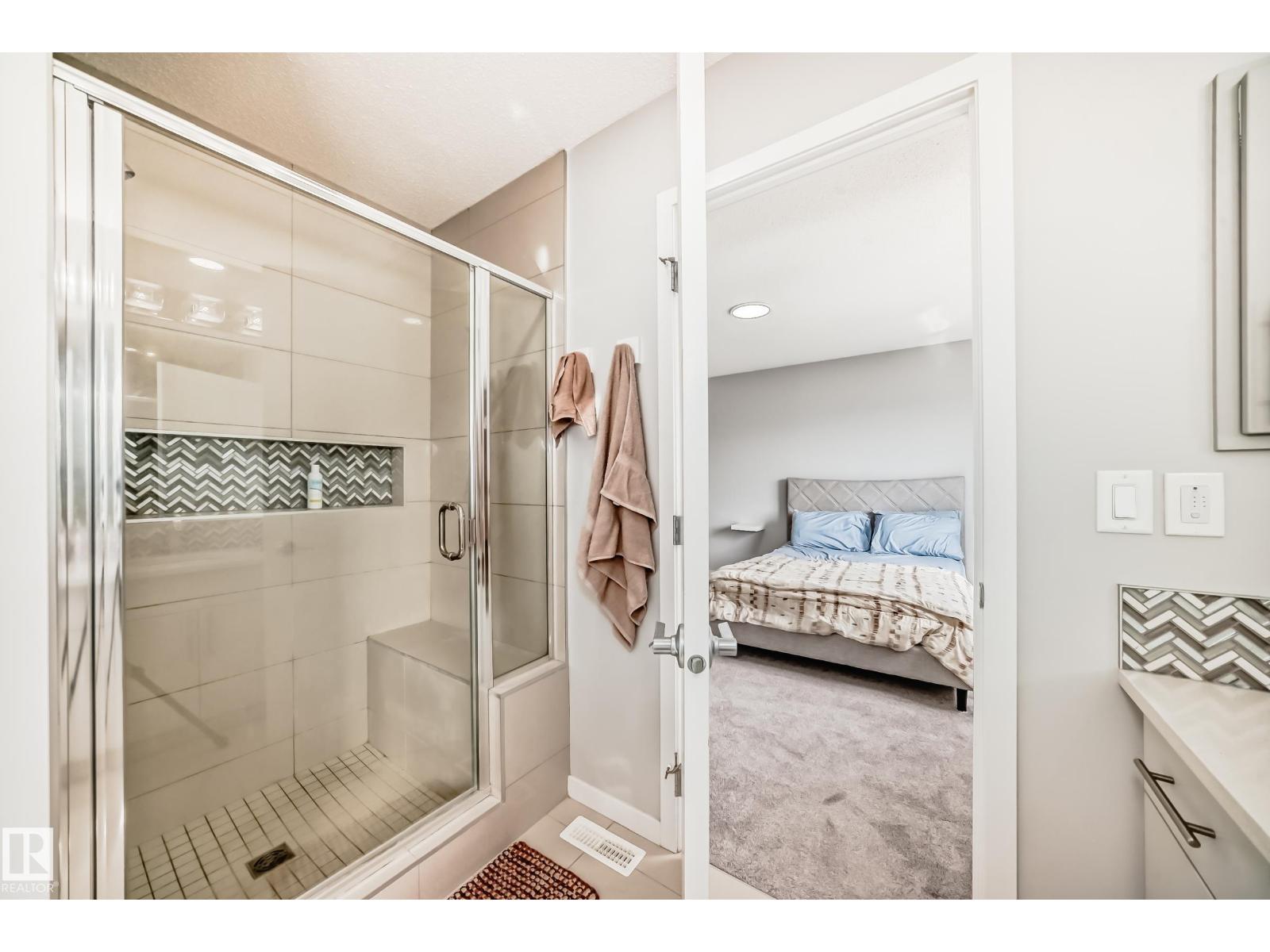 2043 51 ST SW - 30