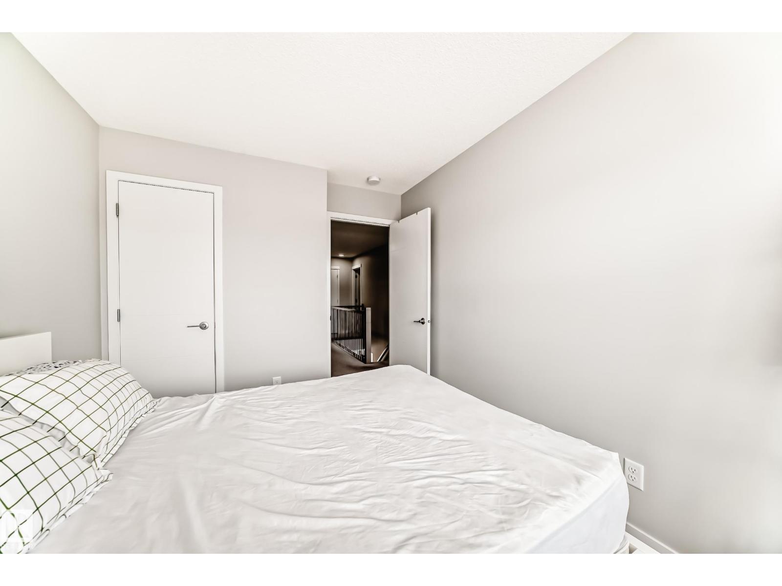 2043 51 ST SW - 32