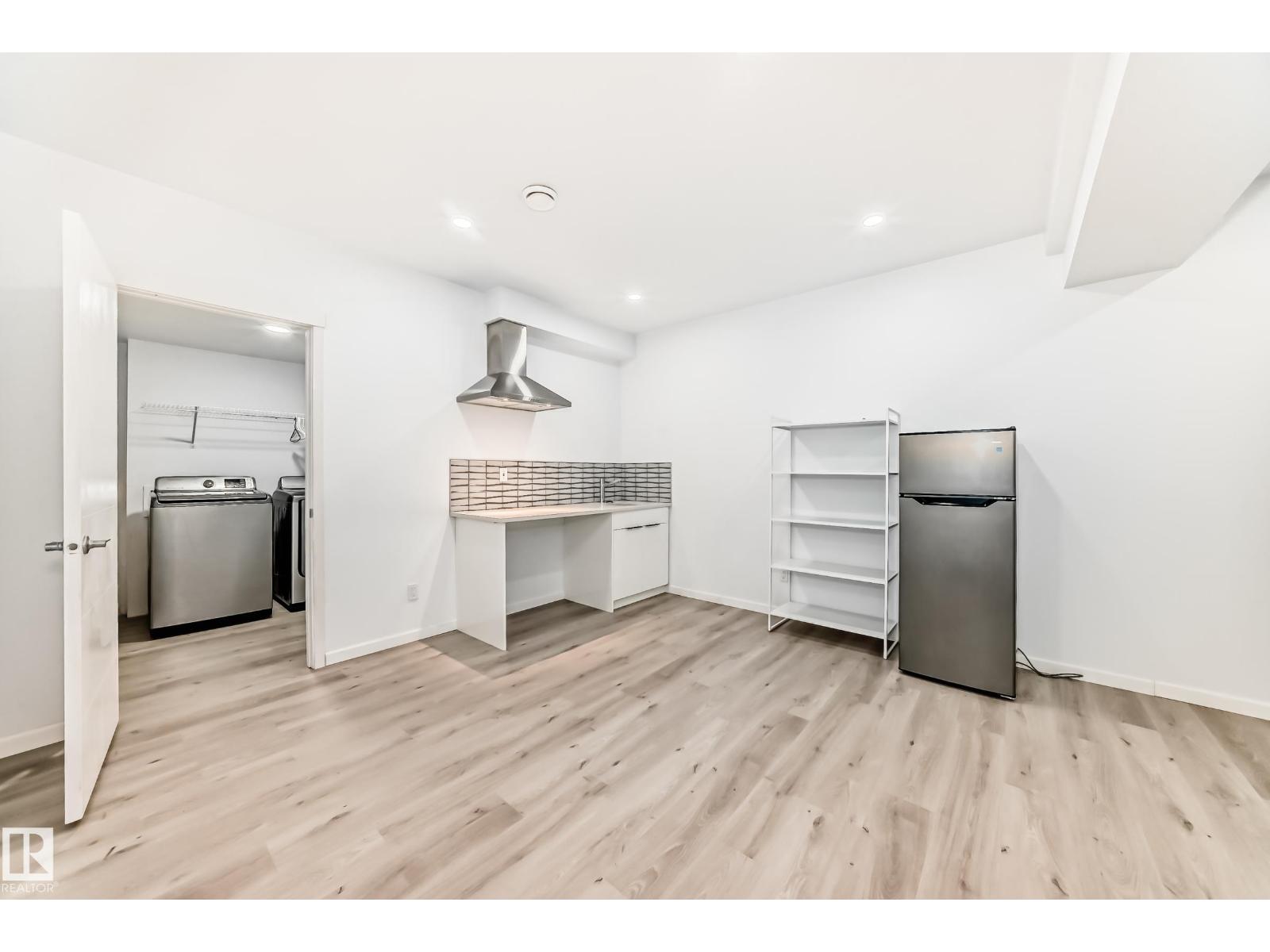 2043 51 ST SW - 41