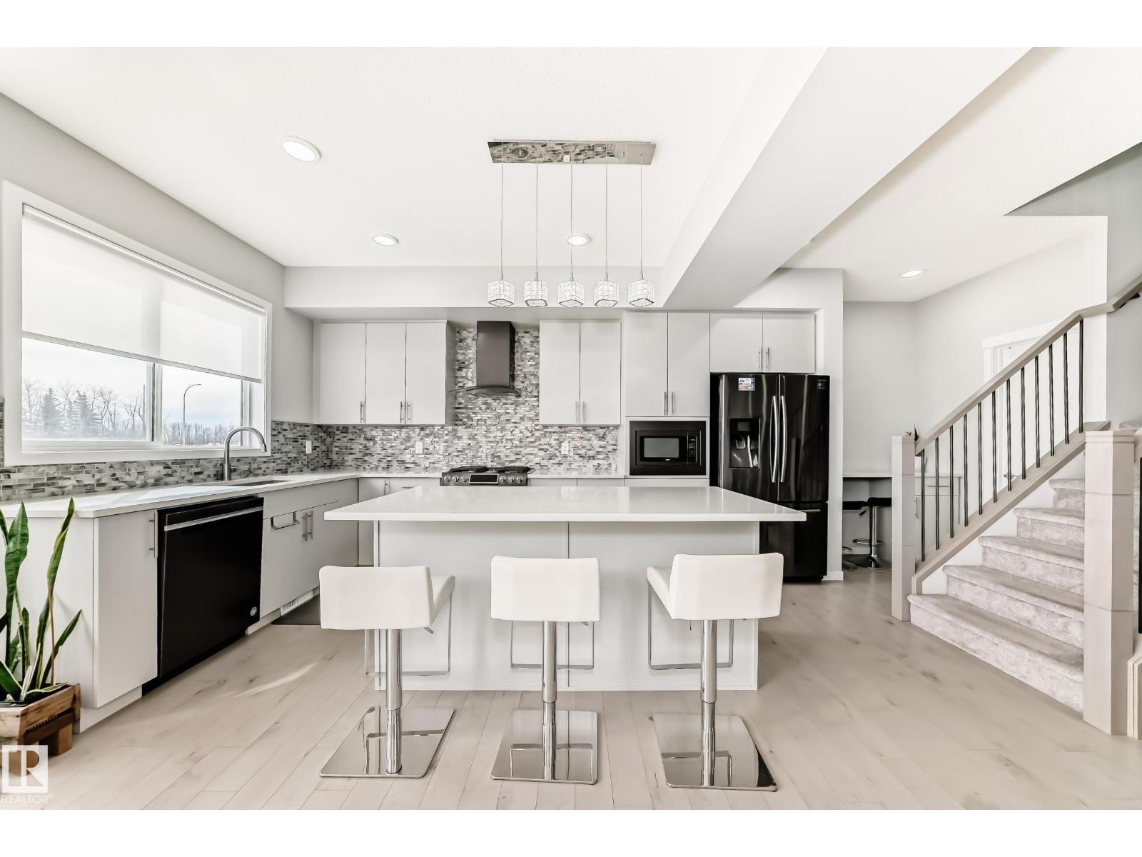 2043 51 ST SW - 5