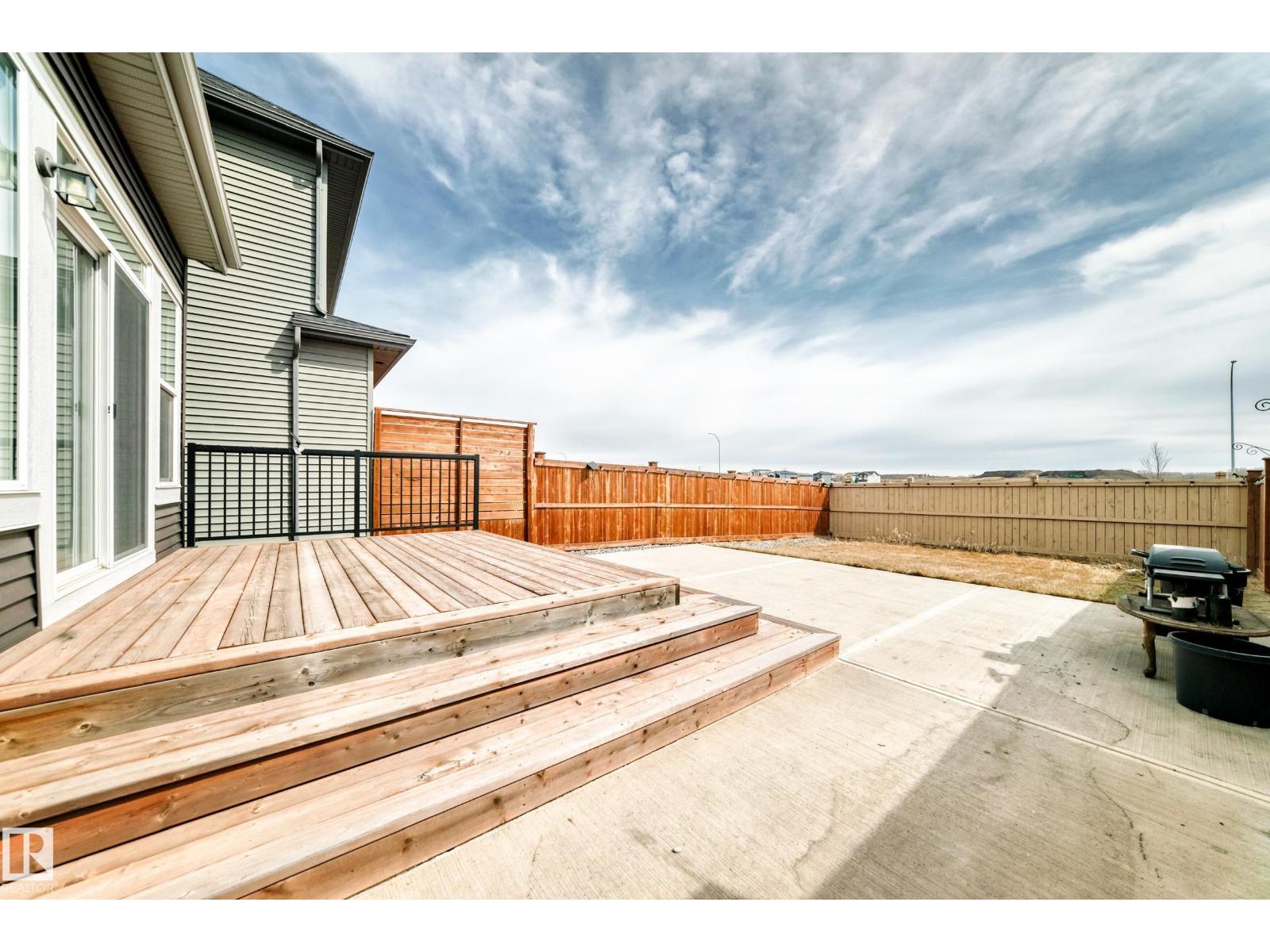 2043 51 ST SW - 52