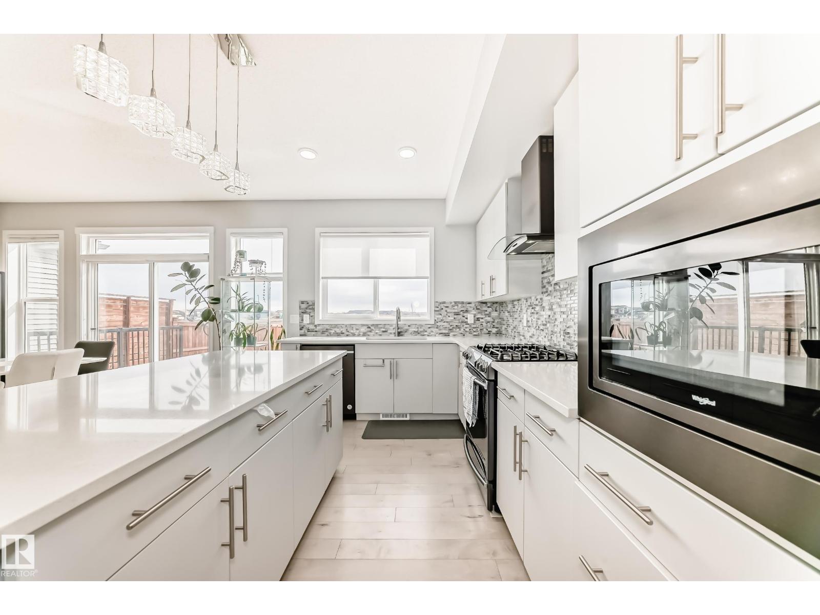 2043 51 ST SW - 8