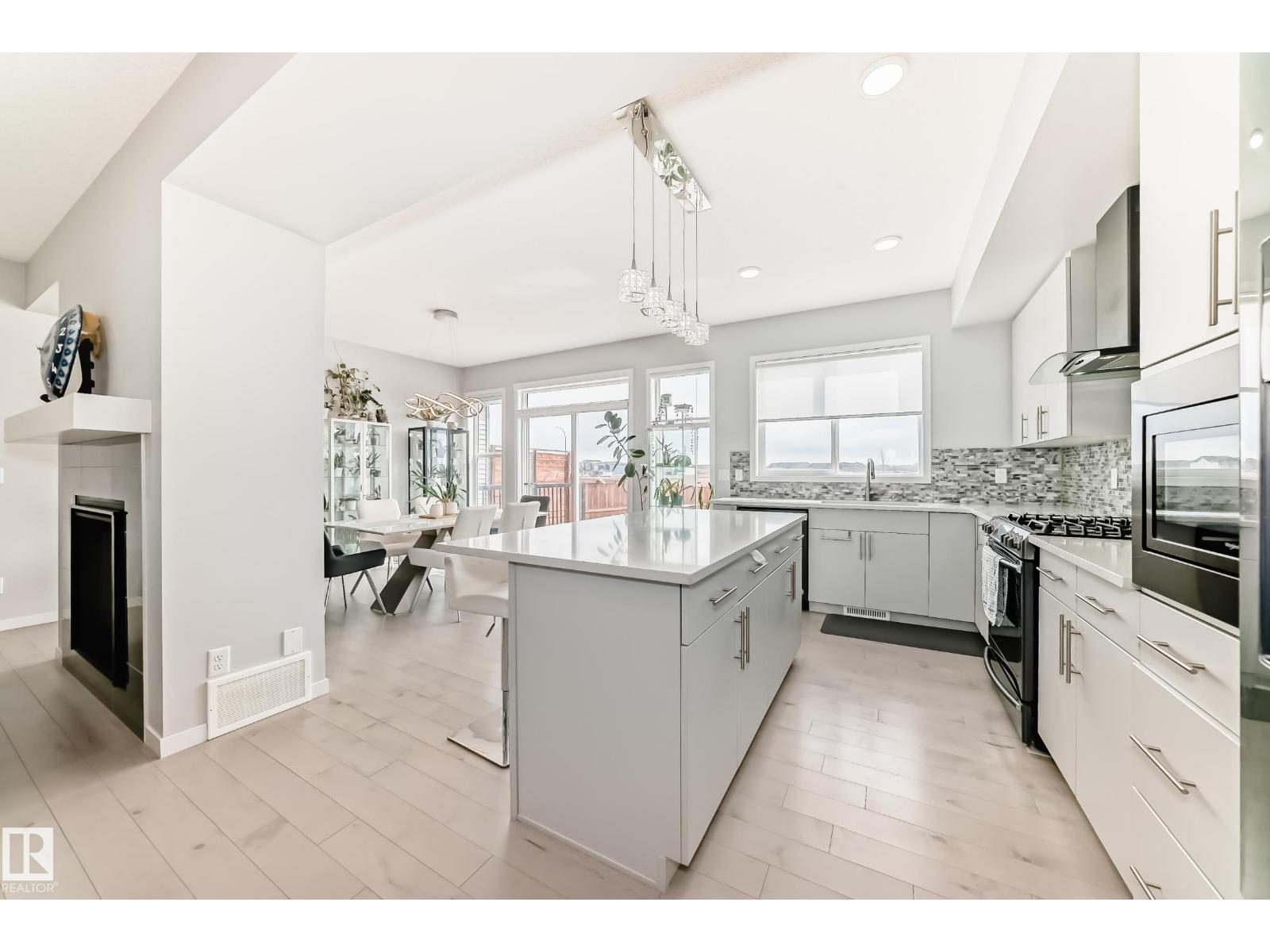 2043 51 ST SW - 9