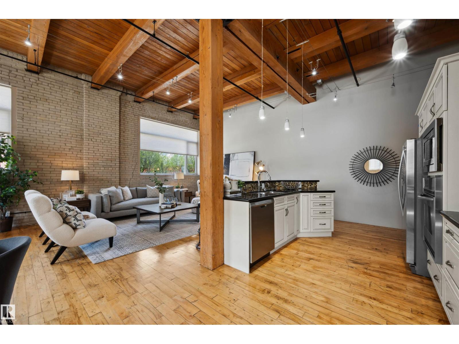 #111 10309 107 ST NW - 12