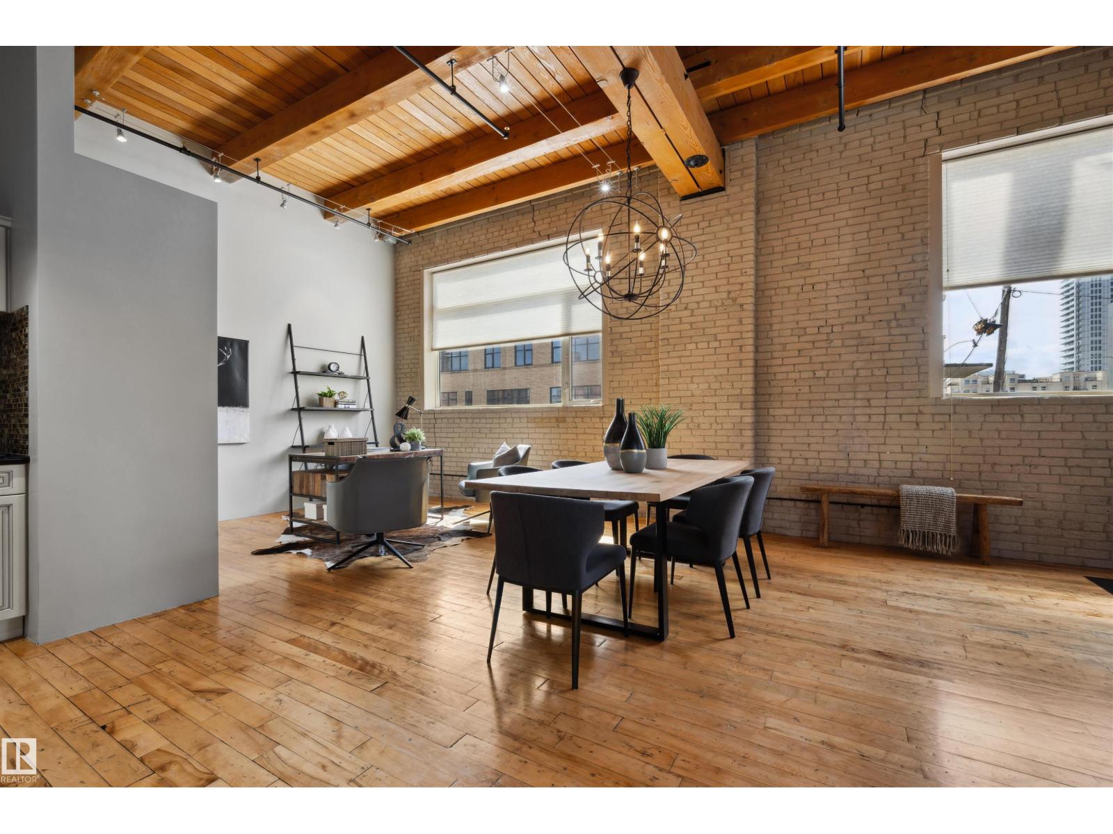 #111 10309 107 ST NW, Edmonton