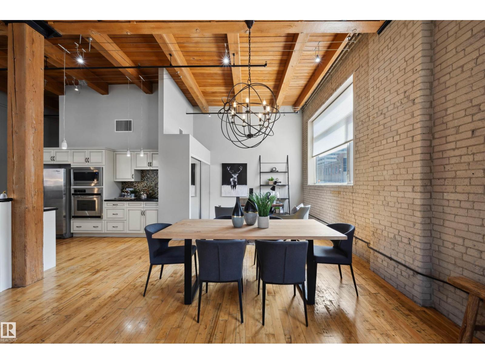 #111 10309 107 ST NW, Edmonton