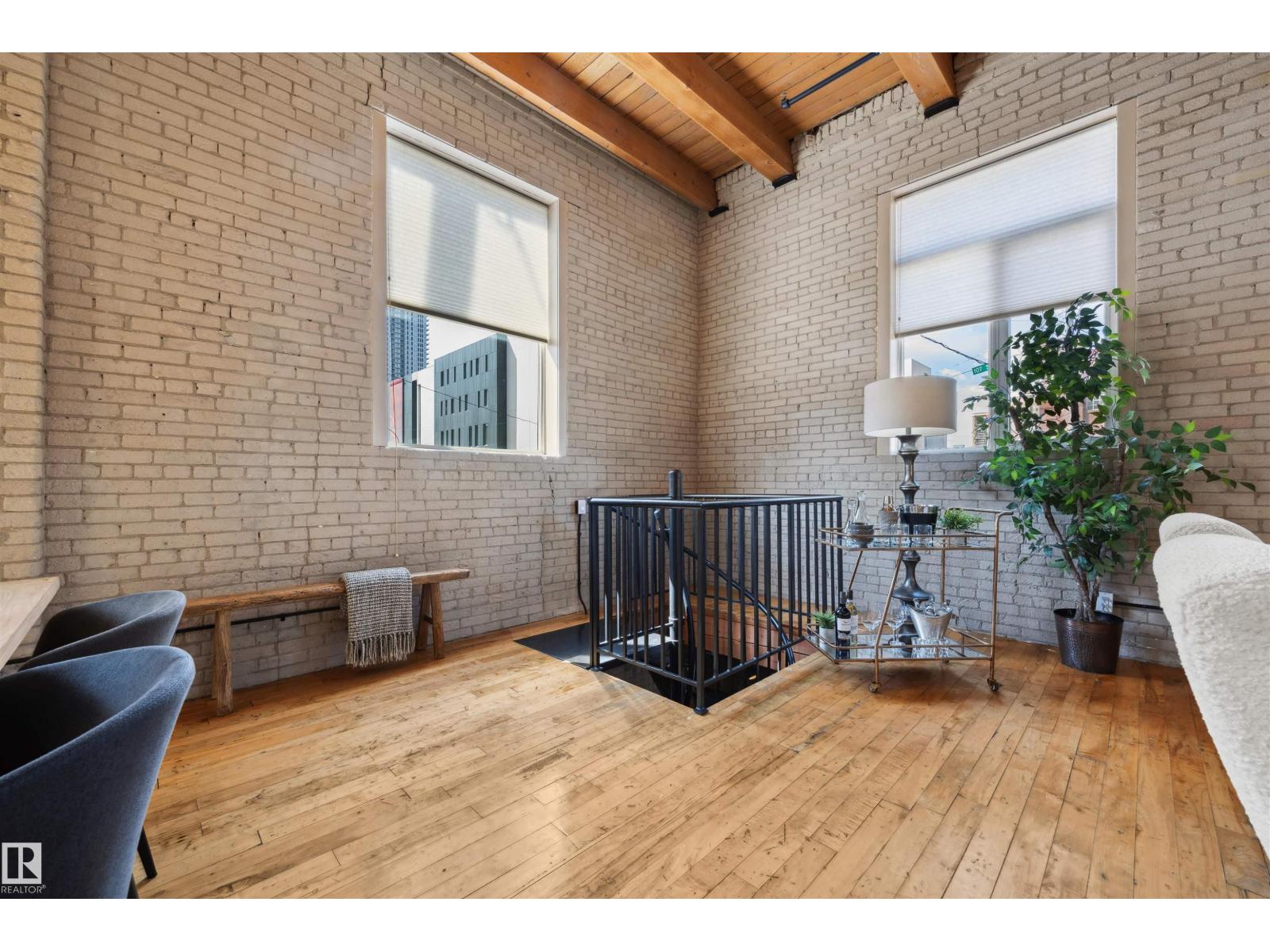 #111 10309 107 ST NW, Edmonton