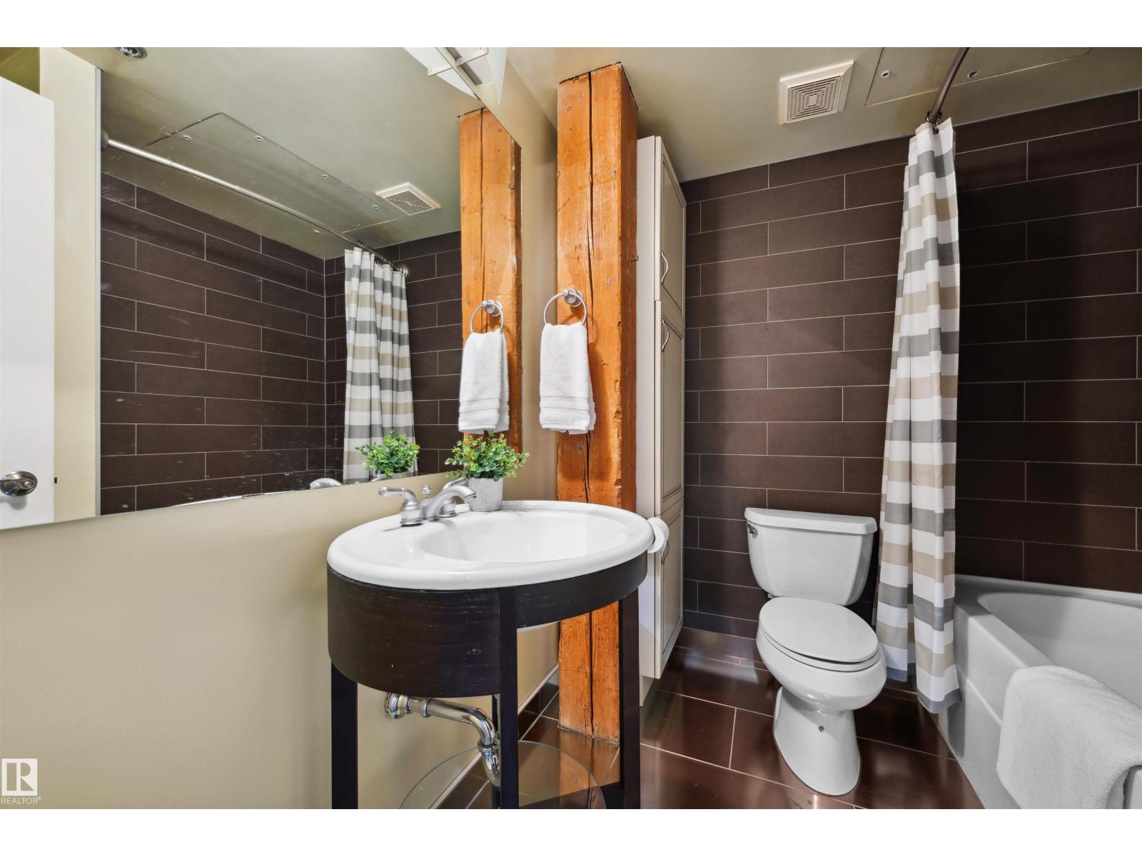 #111 10309 107 ST NW, Edmonton