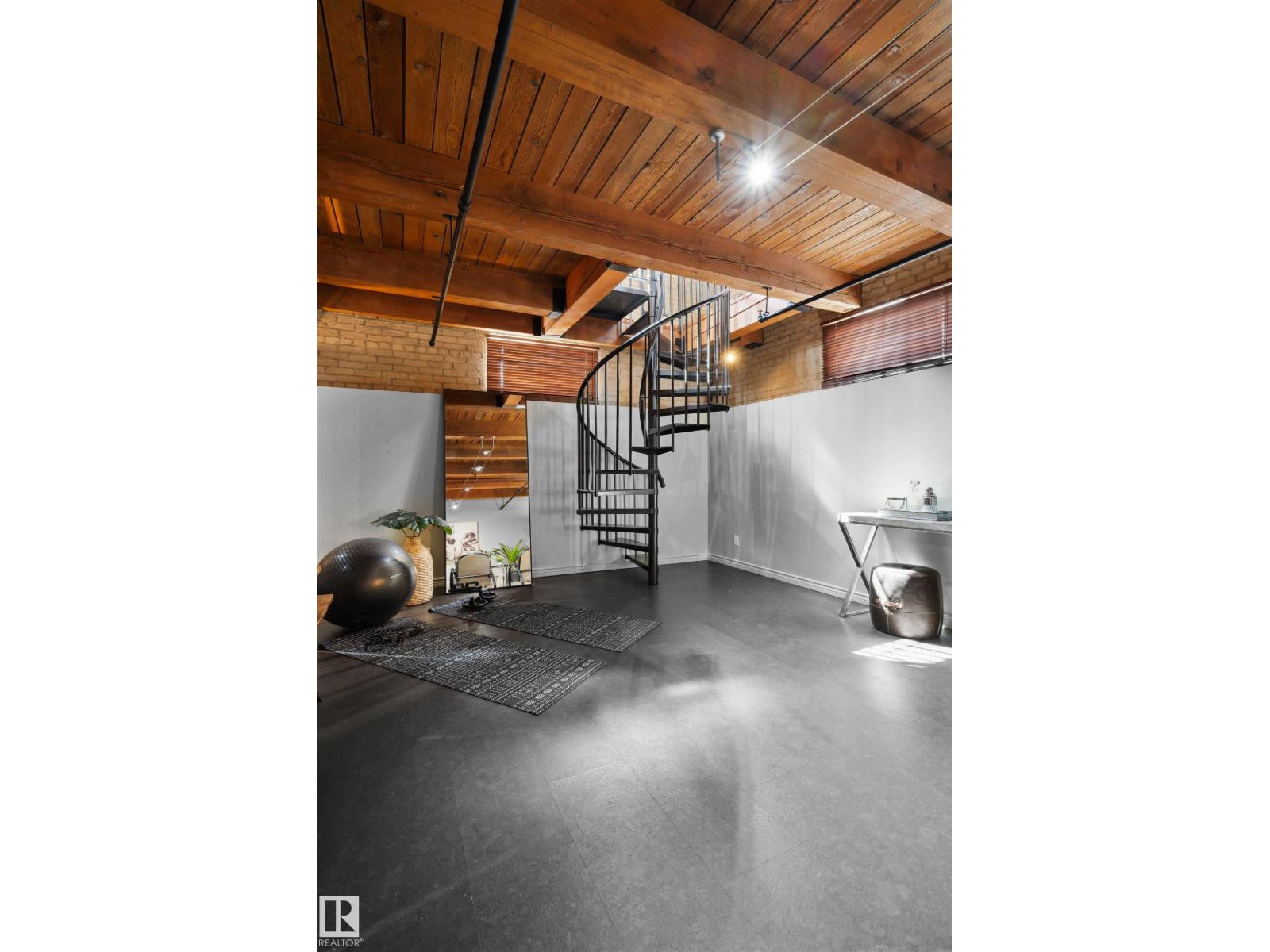 #111 10309 107 ST NW, Edmonton